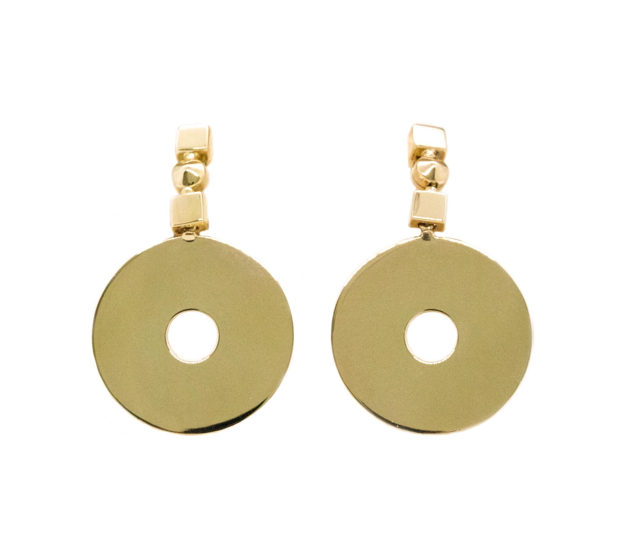 Lucea geometric drop earrings designed by Bvlgari.

A vintage geometric pair made in Italy by the house of Bvlgari, circa 1970's. This Lucea earrings was crafted in solid 18 karats of very high polished yellow gold and suited with posts (Removable)