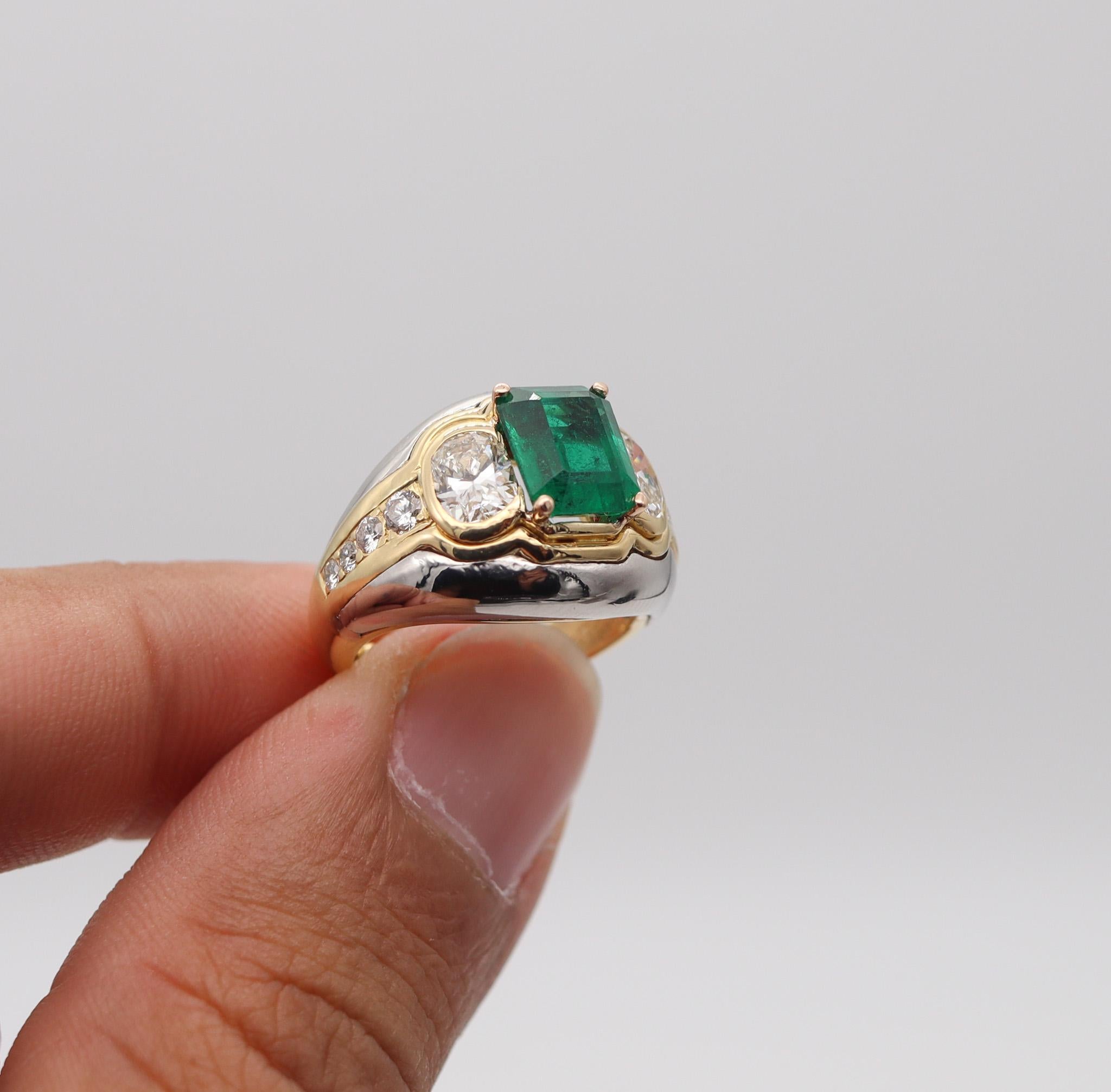Bvlgari Roma Cocktail Ring In 18Kt Gold With 4.58 Ctw In Diamonds And Emerald In Excellent Condition For Sale In Miami, FL
