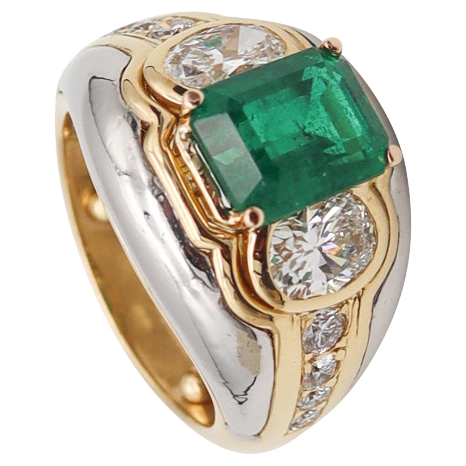 Bvlgari Roma Cocktail Ring In 18Kt Gold With 4.58 Ctw In Diamonds And Emerald For Sale