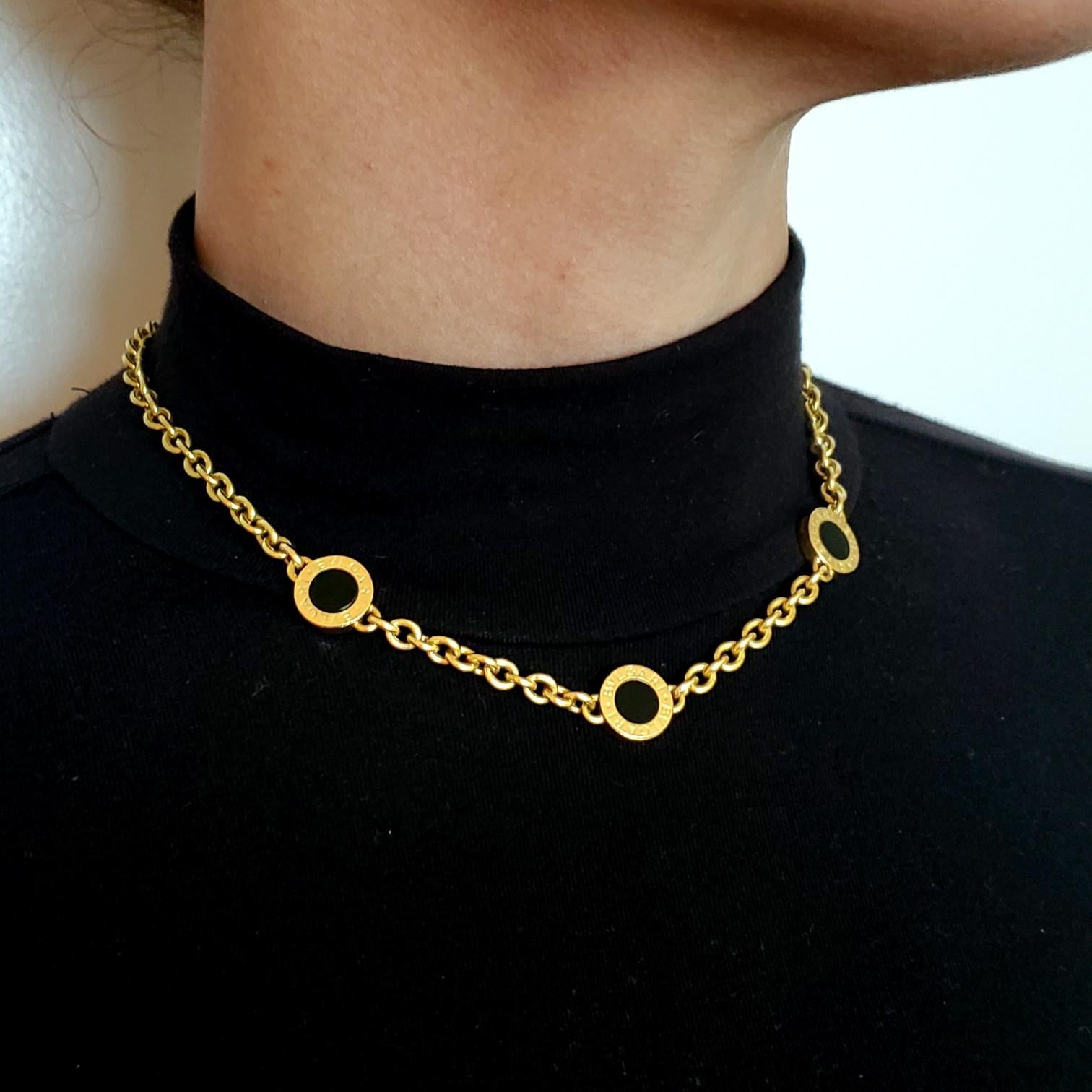 Bvlgari Roma Pendant Links Necklace in 18Kt Yellow Gold with 3 Black Onyxes In Excellent Condition In Miami, FL