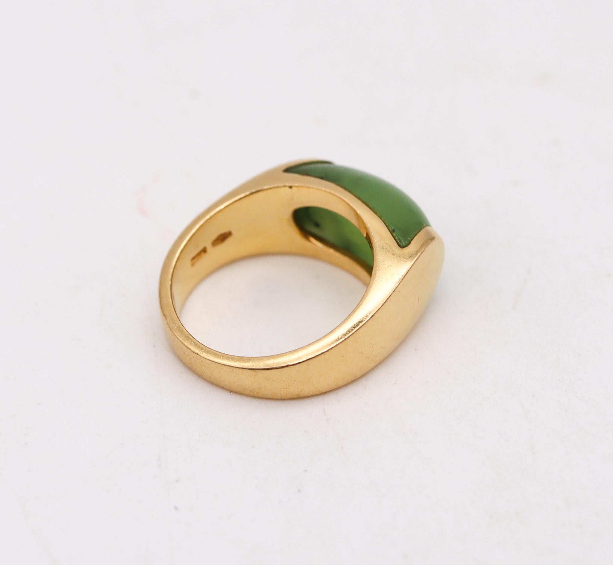 Modernist Bvlgari Roma Rare Tronchetto Ring in 18Kt Yellow Gold with Green Nephrite Jade For Sale