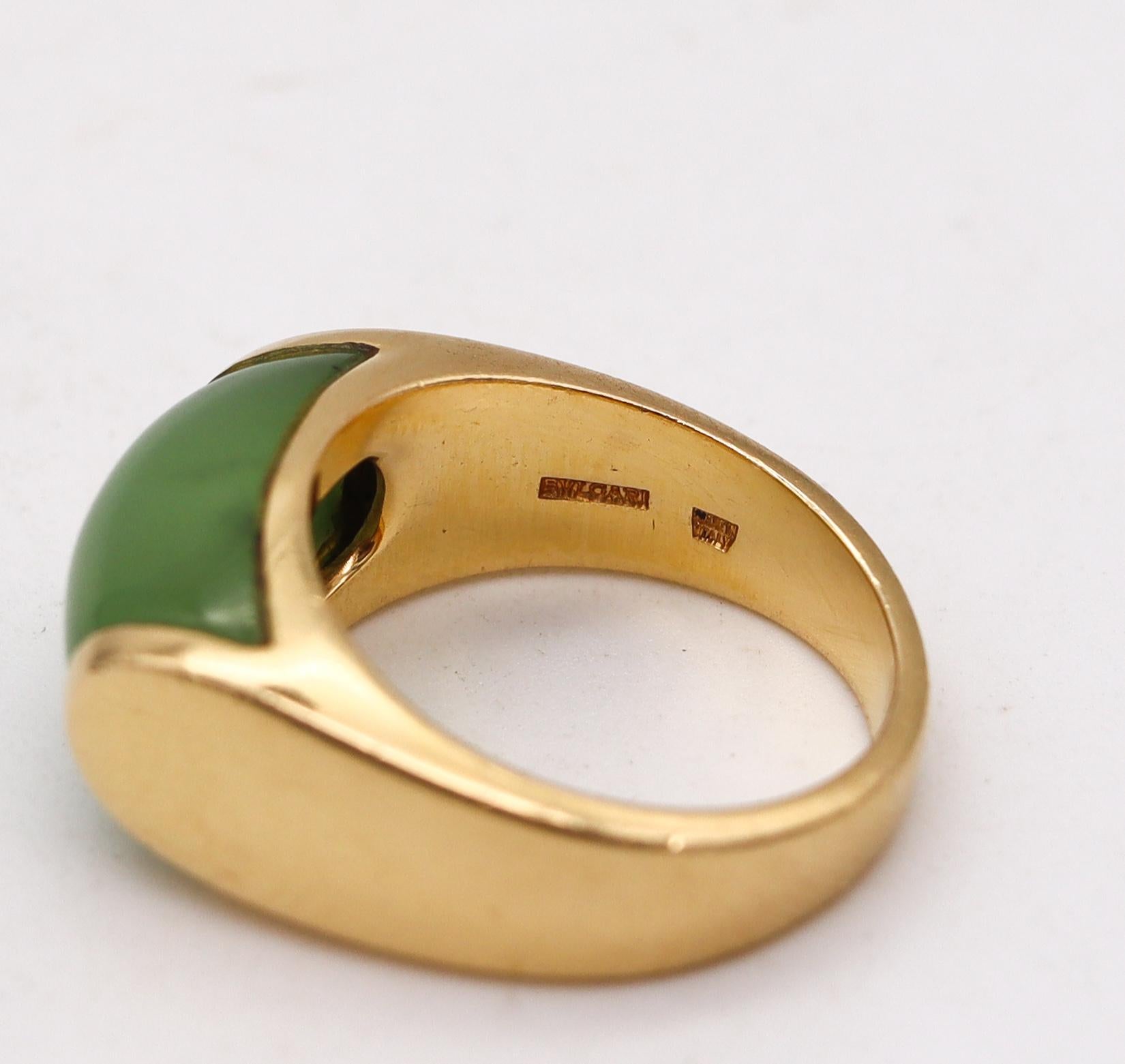 Cabochon Bvlgari Roma Rare Tronchetto Ring in 18Kt Yellow Gold with Green Nephrite Jade For Sale