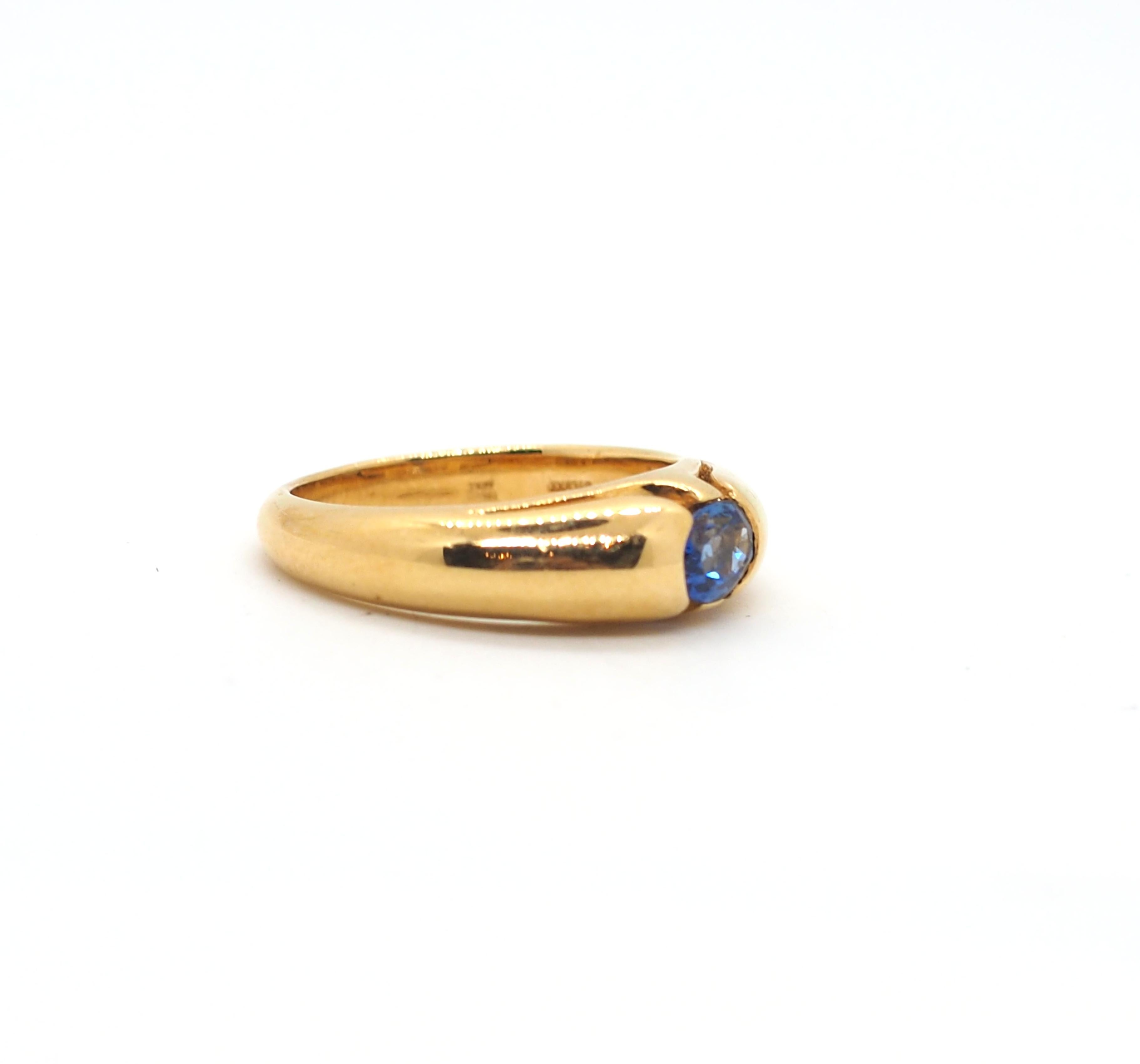 Oval Cut Bvlgari Sapphire 18 Karat Yellow Gold Ring