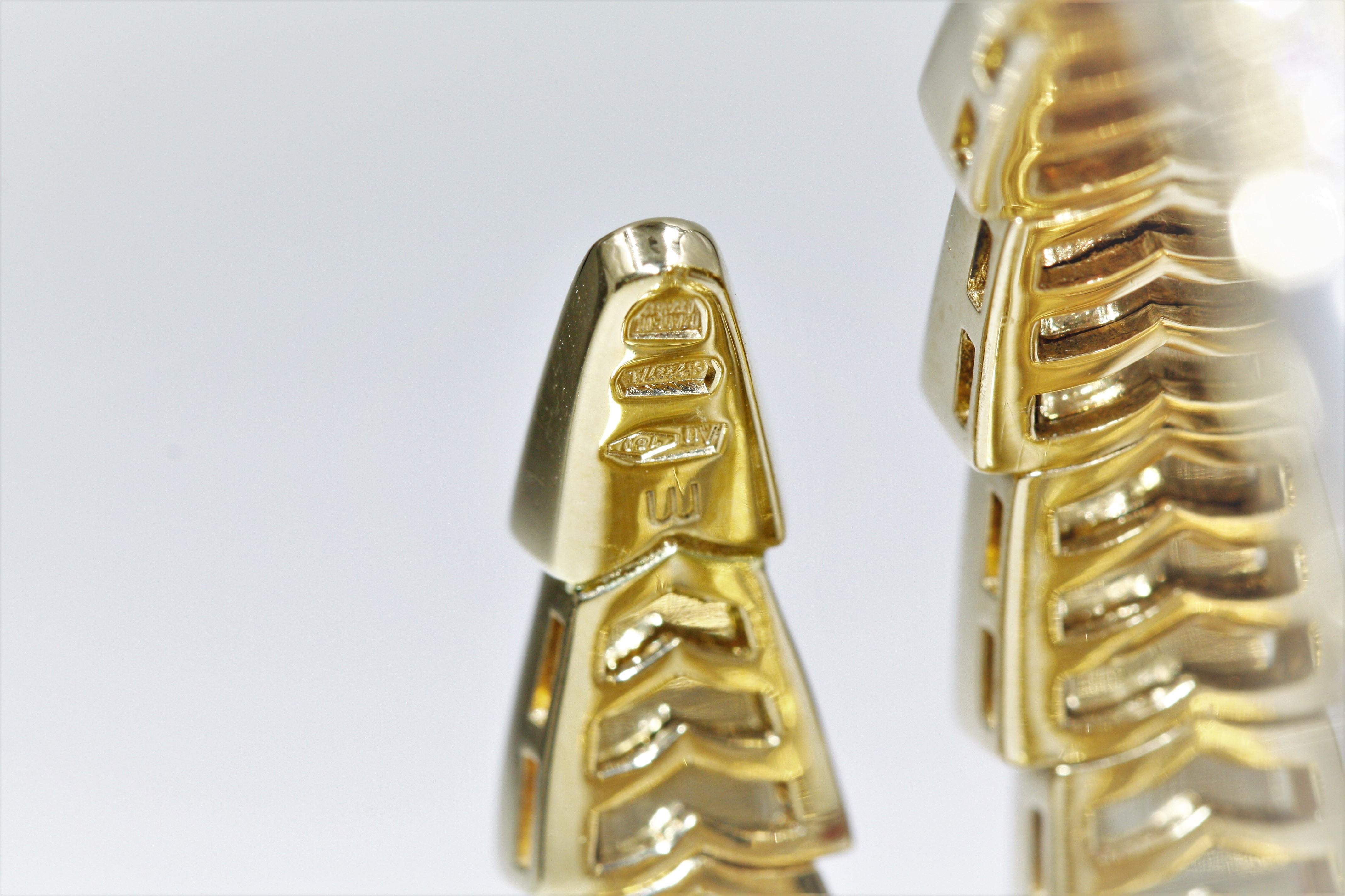 Bvlgari Sepremti Yellow Gold and Mother-of-Pearl Bracelet with Diamonds In Excellent Condition For Sale In New York, NY