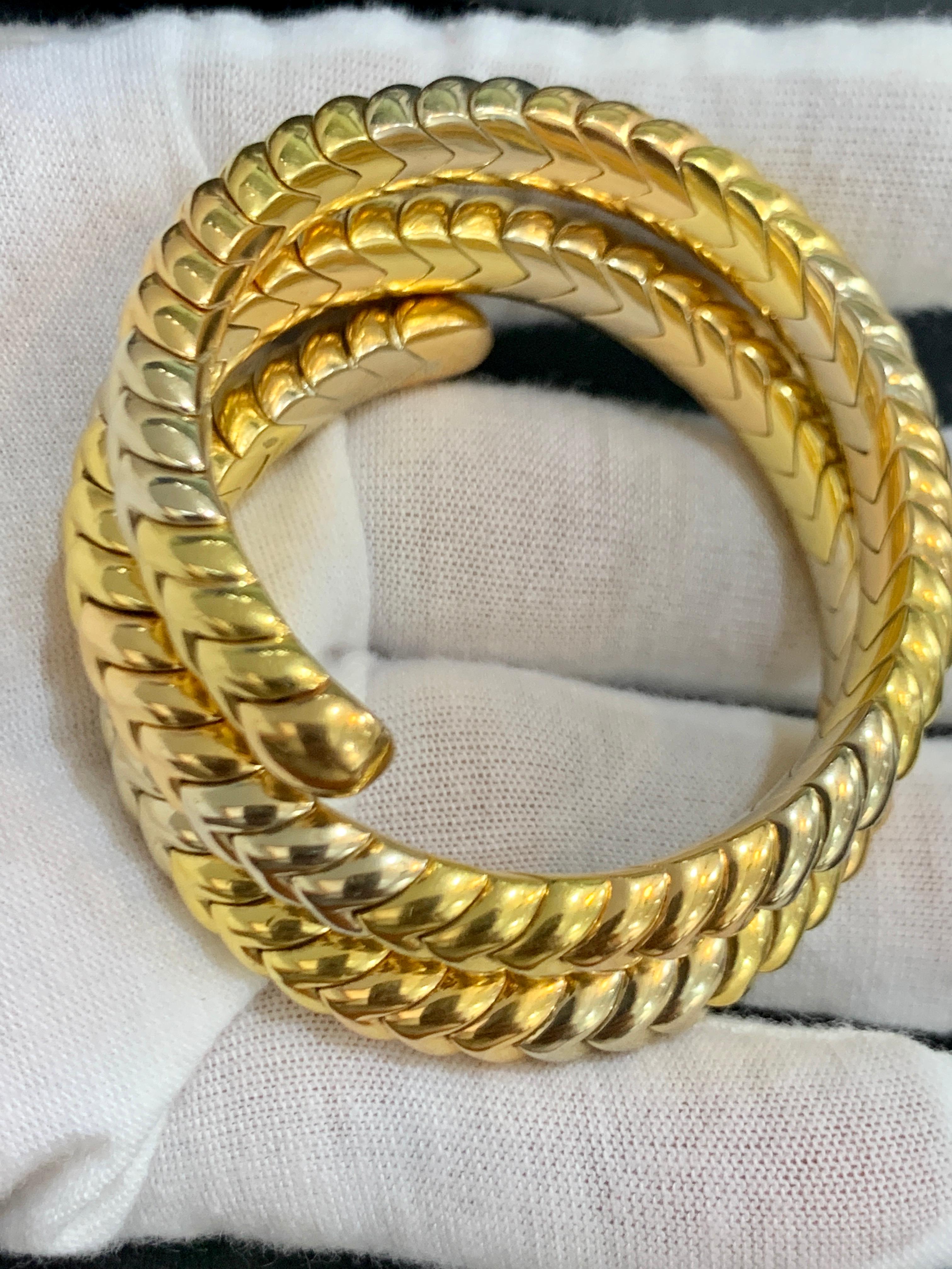 Women's Bvlgari Serpenti 18 Karat Tri-Color Gold 92 Grams Bangle / Bracelet Designer