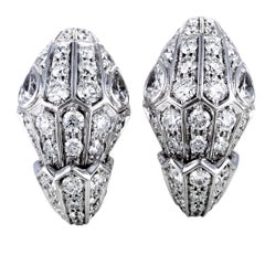 Bvlgari Serpenti Boucles d'oreilles Huggie en or blanc 18 carats pavé de diamants