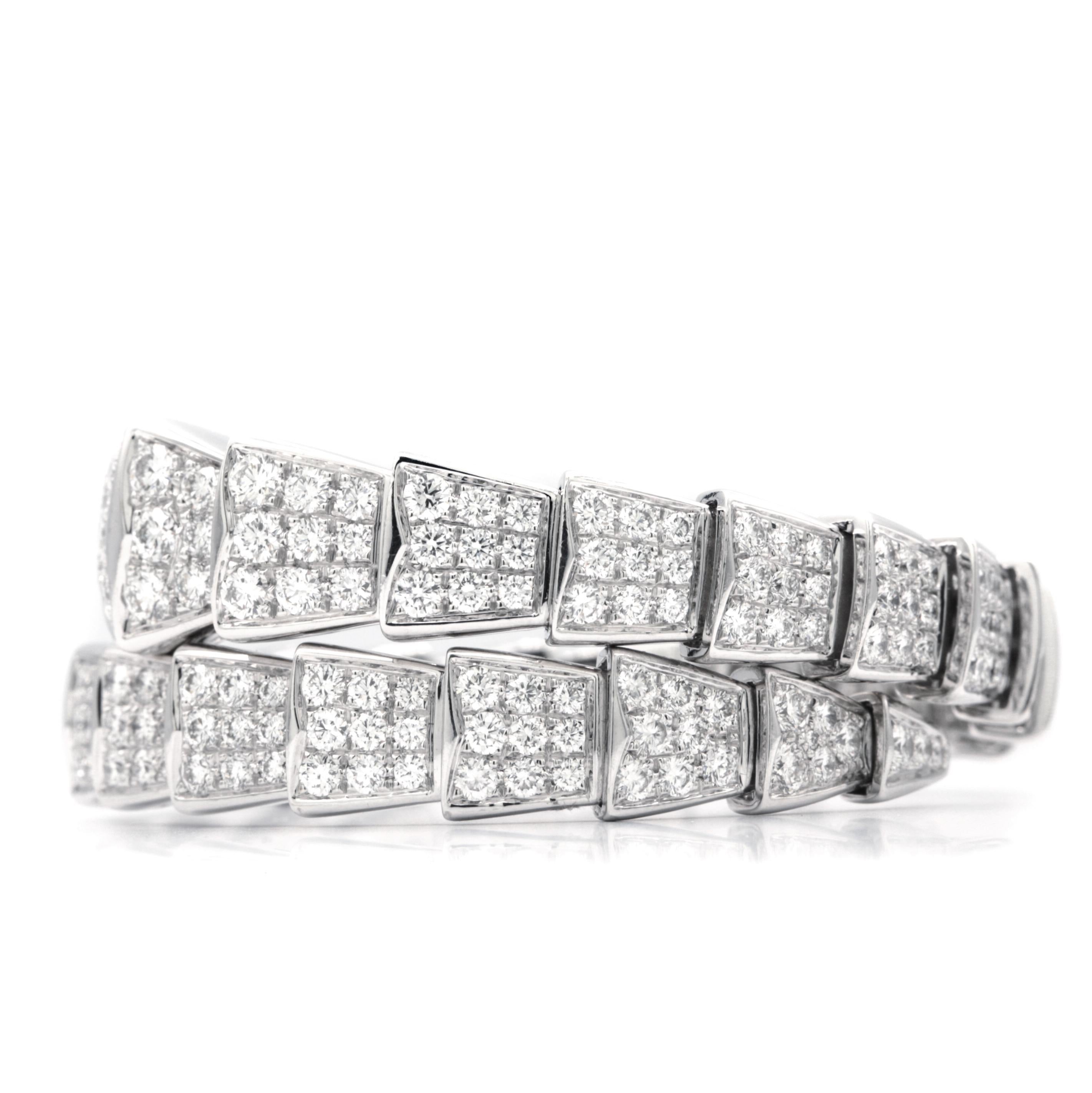 Bvlgari Serpenti 18 Karat White Gold with Full Pave Diamonds Bracelet In Excellent Condition In Los Angeles, CA