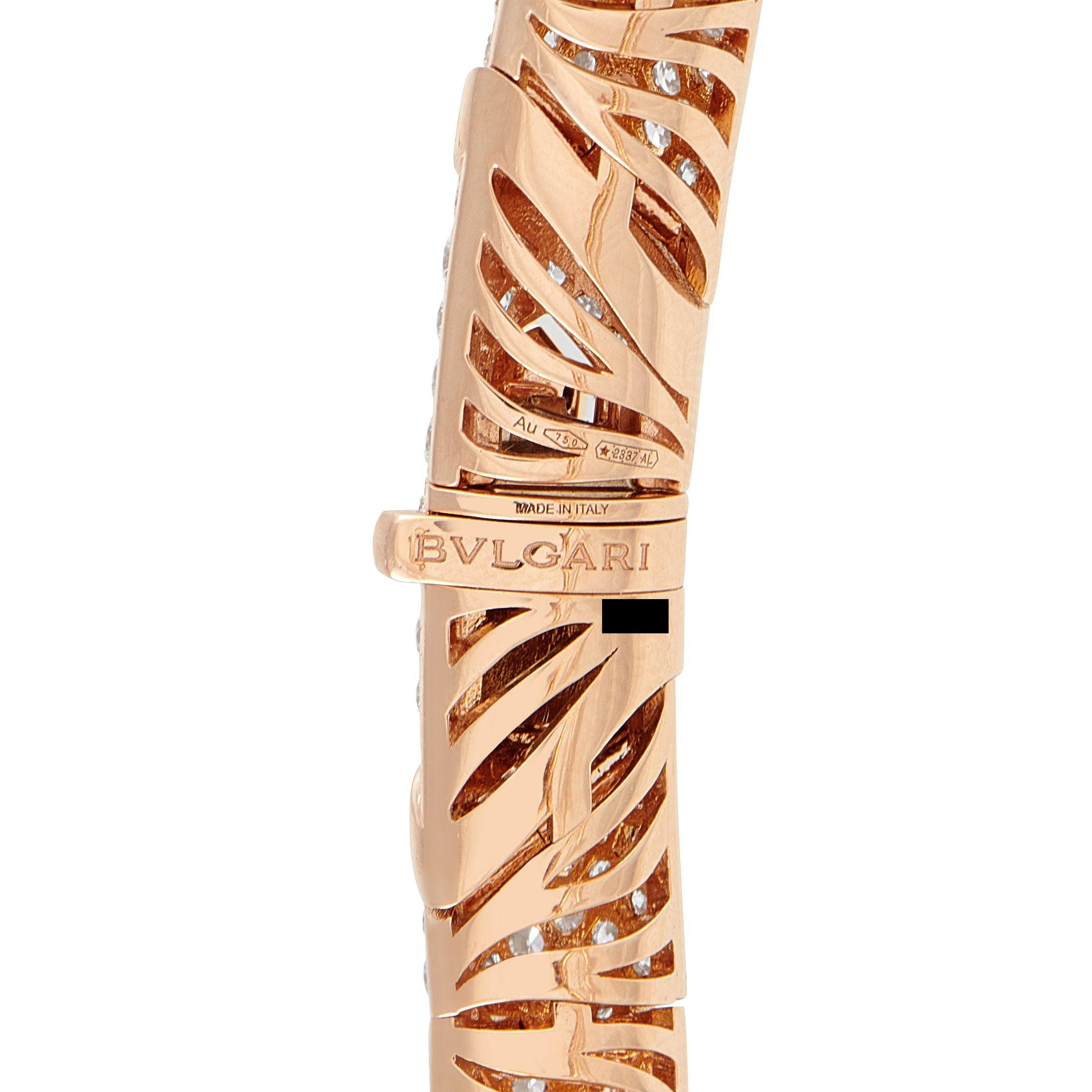 Taille ronde Bvlgari Serpenti Collier en or rose 18 carats 22,93 ct de diamants et d'émeraudes BV05-051325 en vente