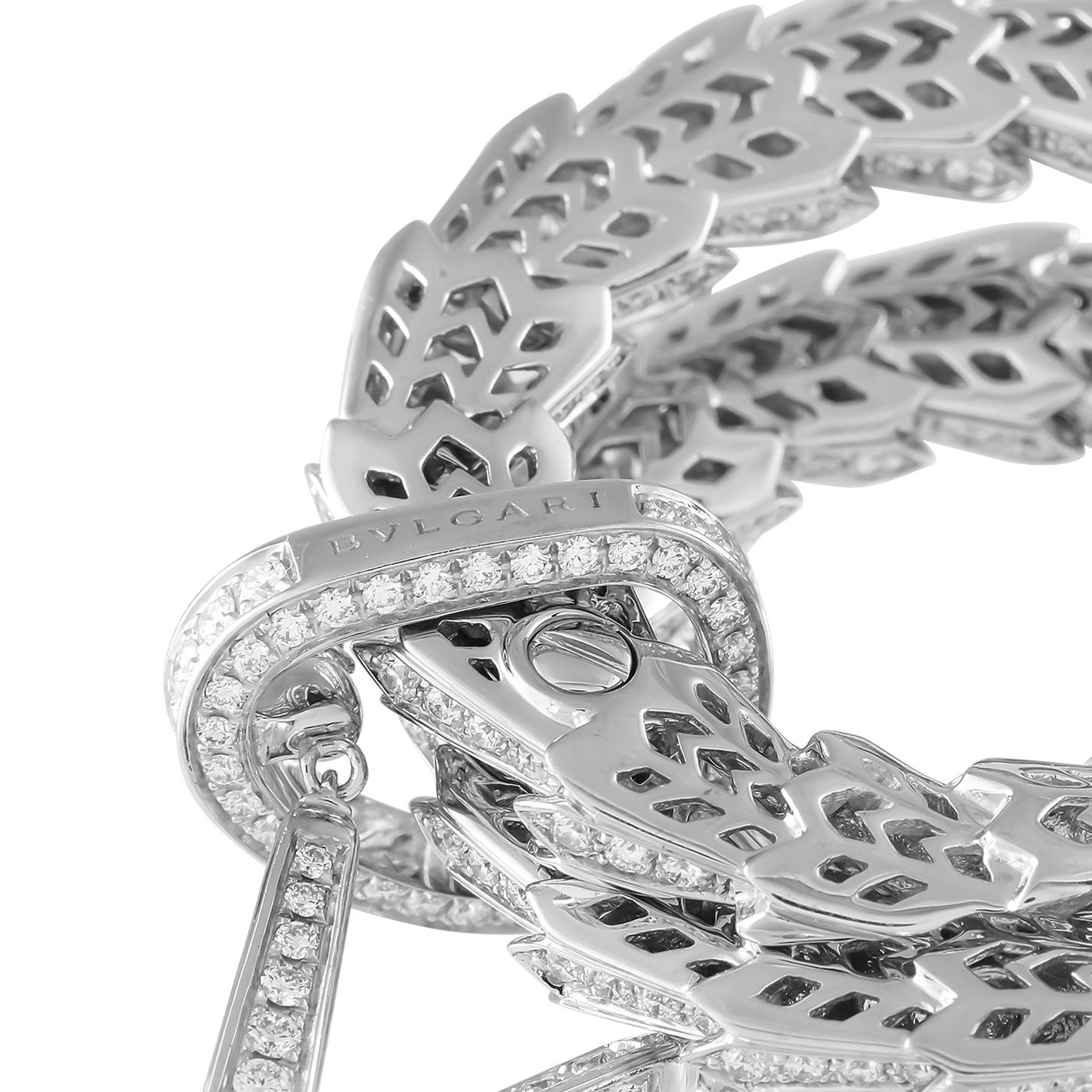 Collana Bvlgari Serpenti in oro bianco 18 carati con diamanti da 15,49 carati In condizioni ottime in vendita a Southampton, PA