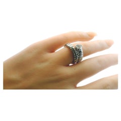 Bvlgari Serpenti Ring aus 18 Karat Weißgold mit diamantbesetztem Kopf in Birnenform
