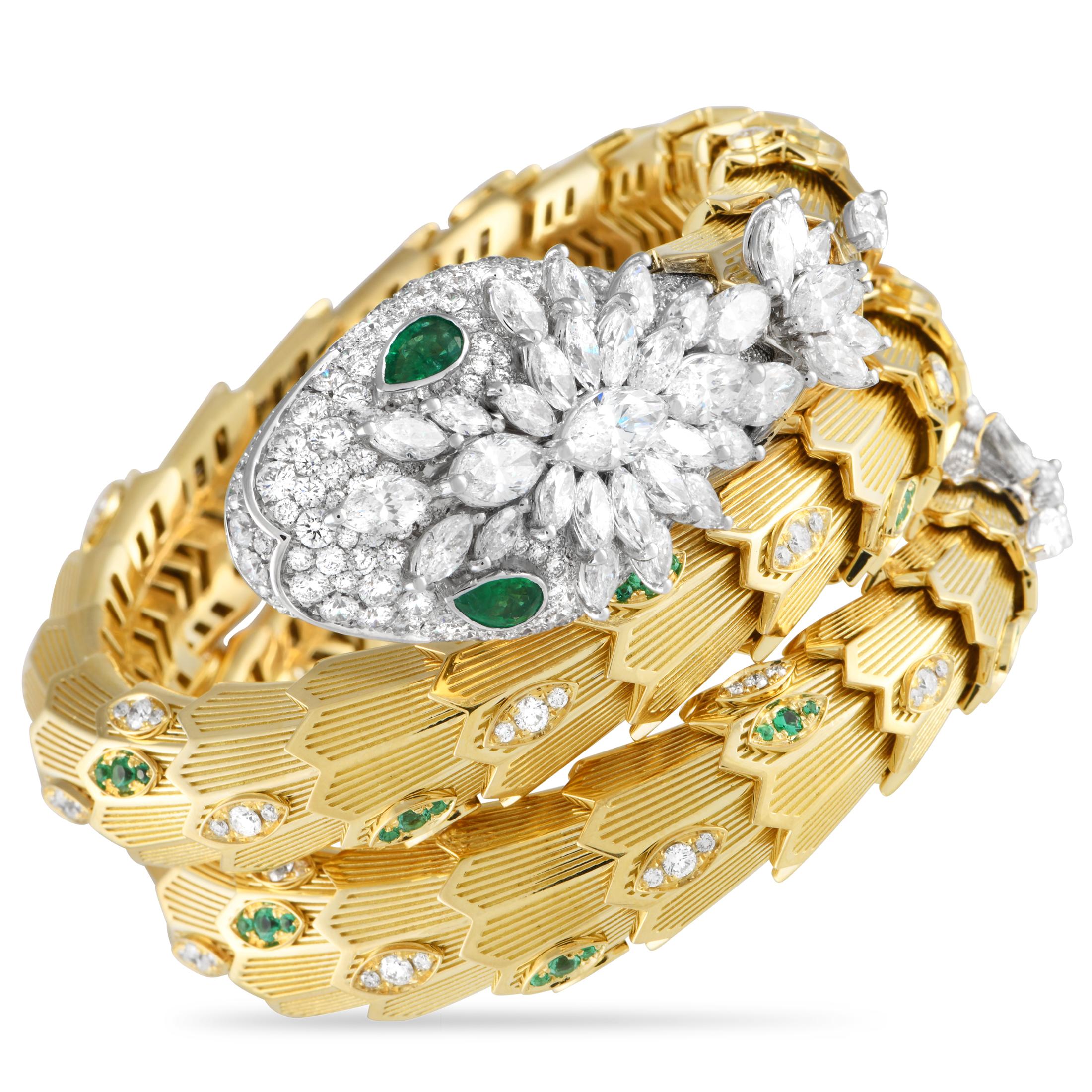 Bvlgari Serpenti Armband aus 18 Karat Gelbgold mit 18,76 Karat Diamanten und Smaragden im Zustand „Neu“ in Southampton, PA