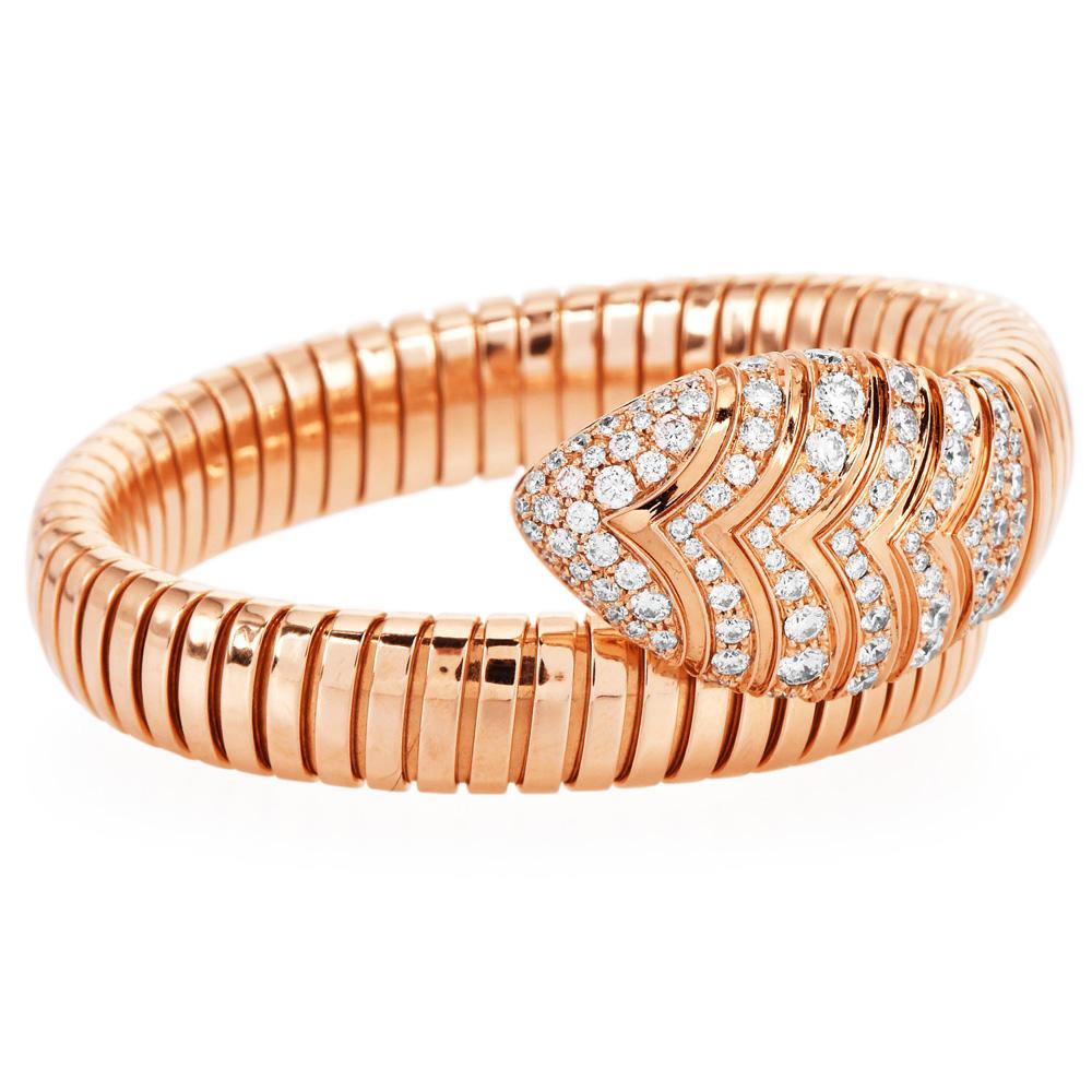 Bvlgari Serpenti Bracelet Tubogas enveloppant une feuille de diamants 18 carats Pour femmes en vente
