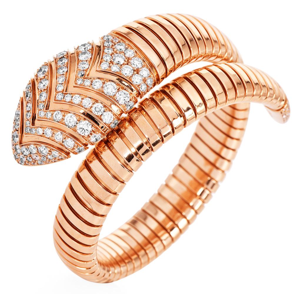Bvlgari Serpenti Bracelet Tubogas enveloppant une feuille de diamants 18 carats en vente