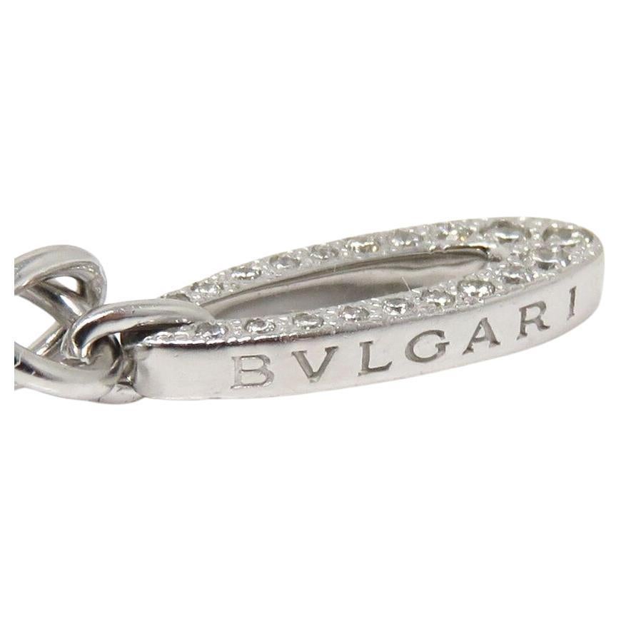Entra nel mondo della straordinaria maestria e opulenza con la collana Bvlgari che contiene 454 diamanti naturali, circa 9 carati dei più straordinari diamanti della gamma F-G e VS.
Collana da 16+2,5 pollici

Marcato: Bvlgari 750 Italia 2394AL

Peso