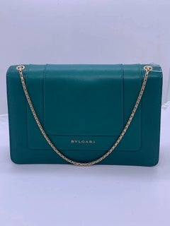 BVLGARI Serpenti Forever Umhängetasche aus grünem Kalbsleder Umhängetasche