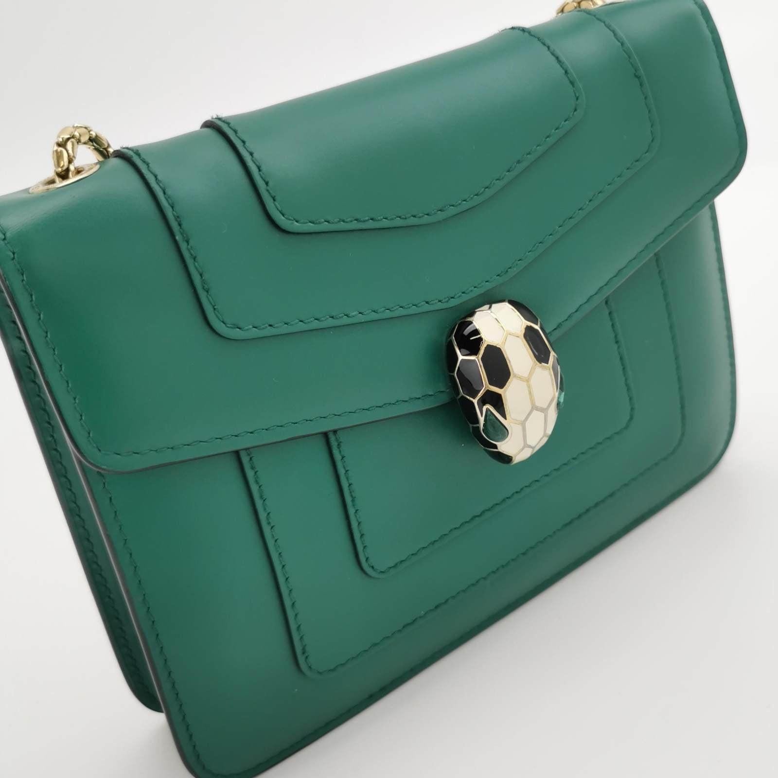 Bvlgari Serpenti Forever Bolso Crossbody Pequeño de Piel Verde 7