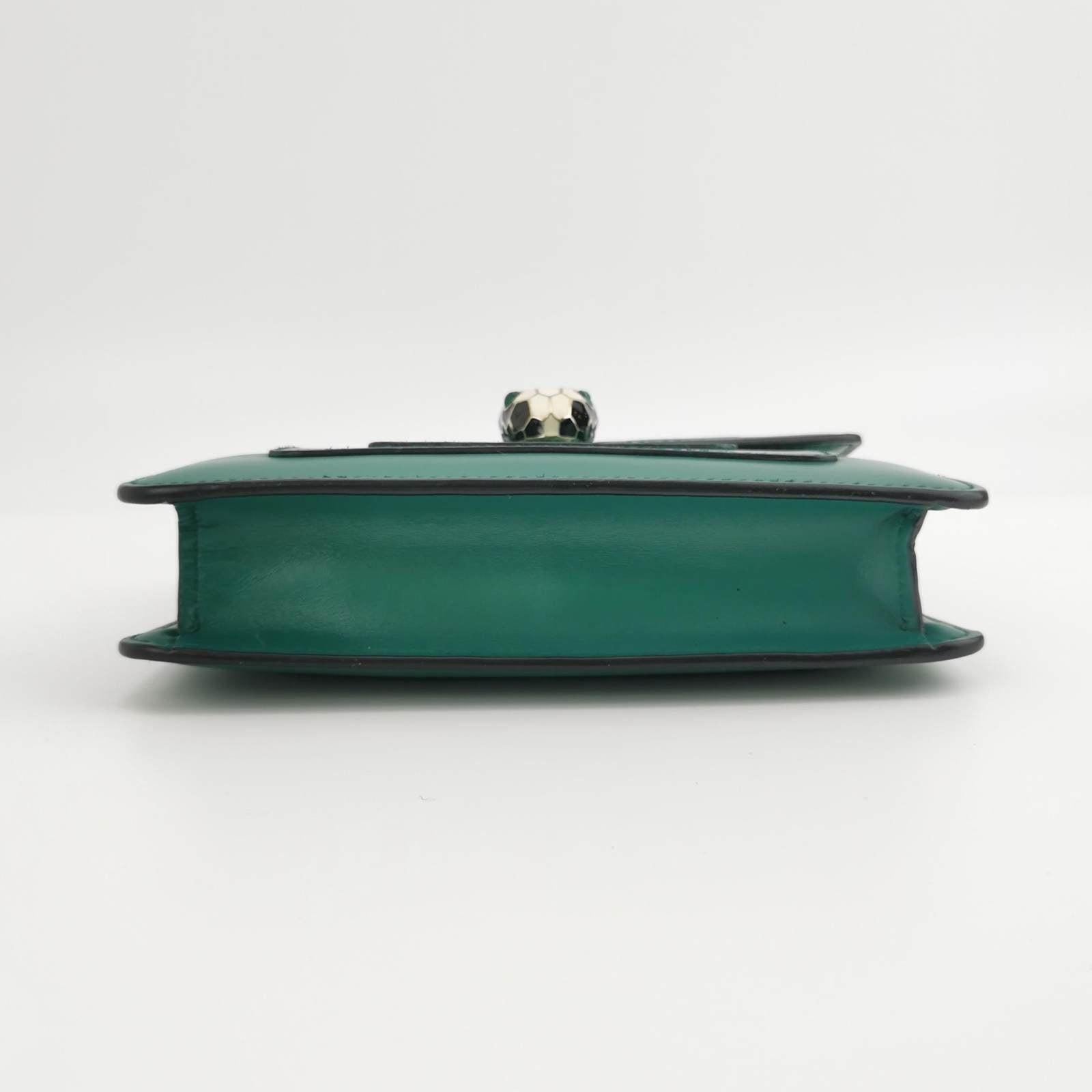 Bvlgari Serpenti Forever Bolso Crossbody Pequeño de Piel Verde 1
