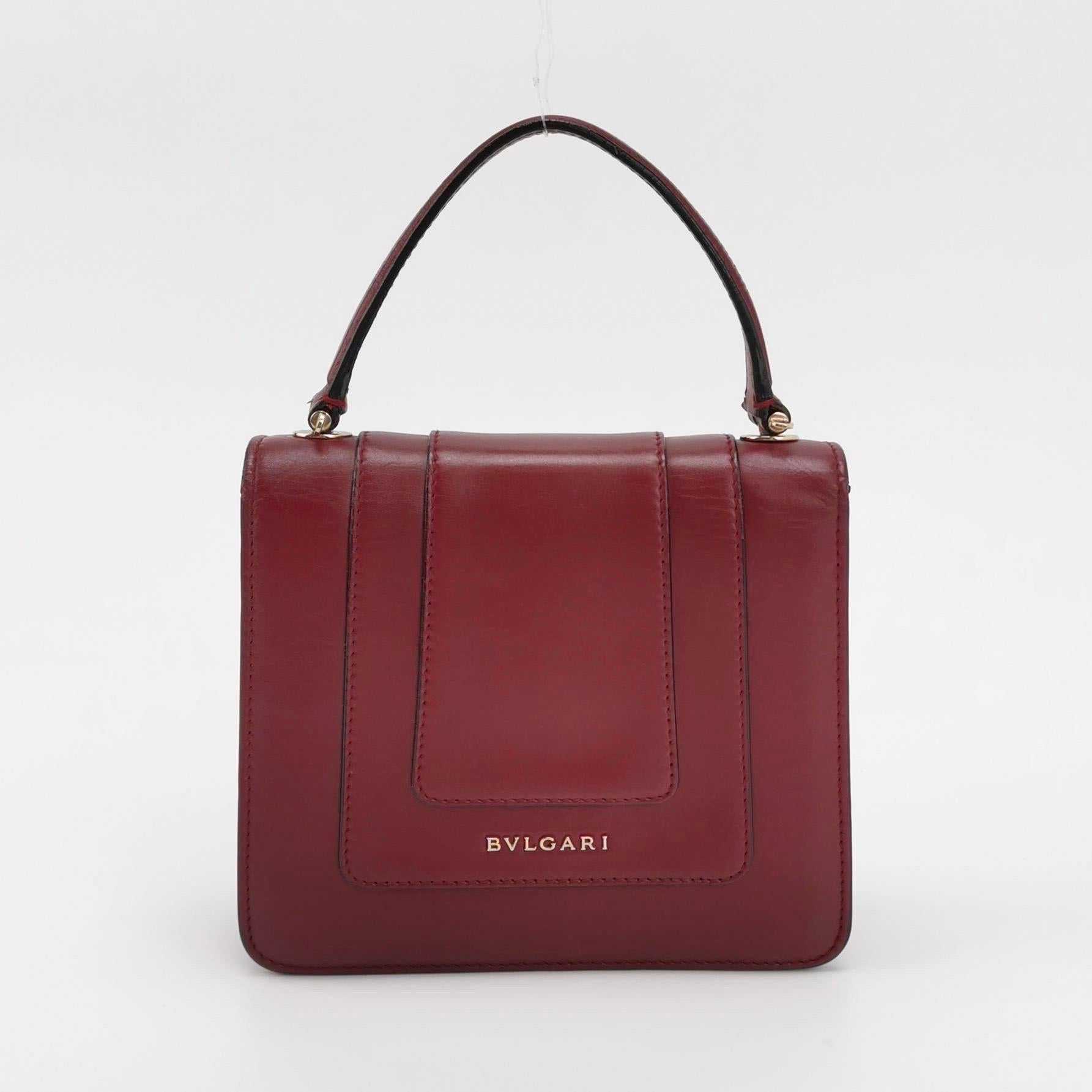 Bvlgari Serpenti Forever Small Leather Top Handle Crossbody Bag Burgundy In Good Condition For Sale In AUBERVILLIERS, FR