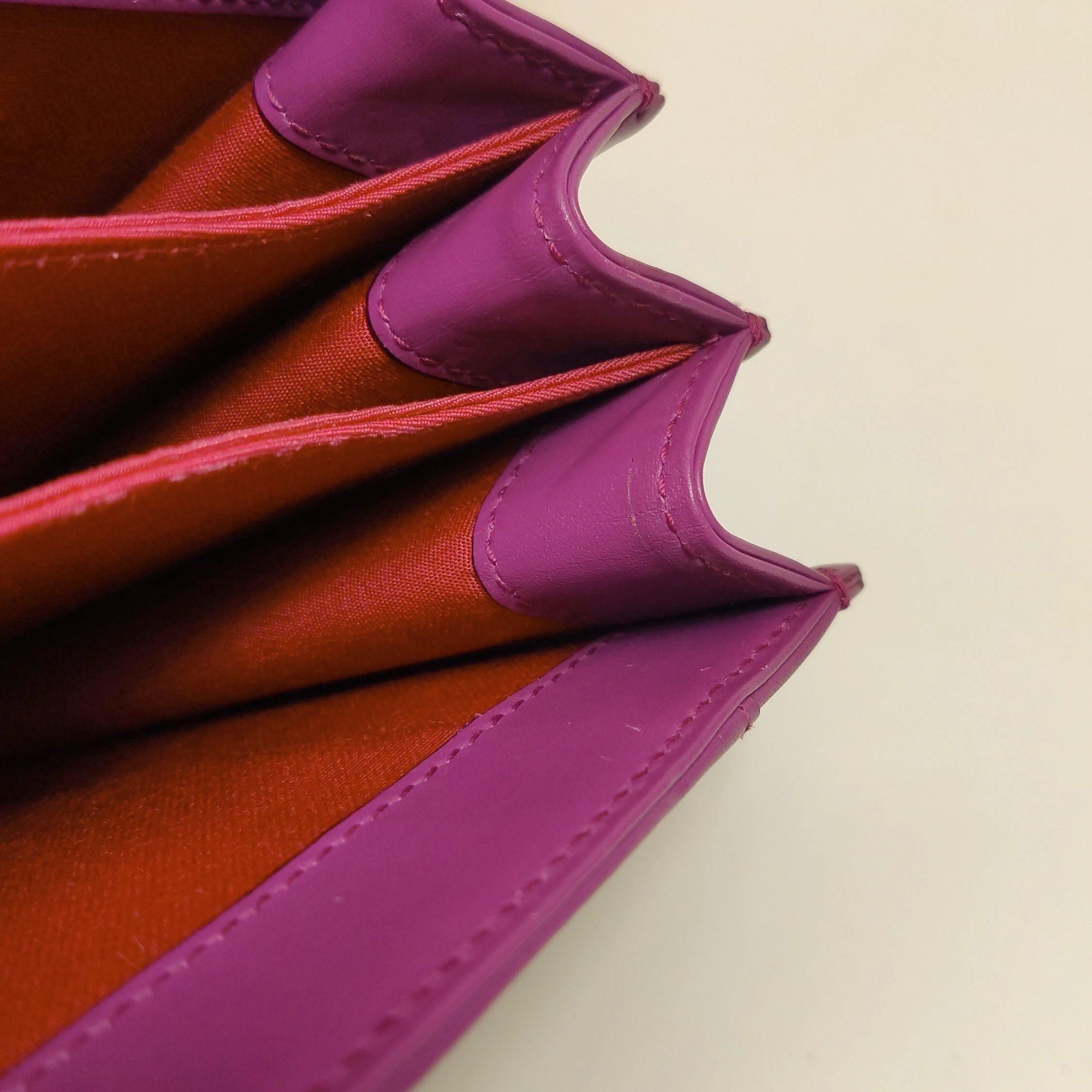 Bvlgari Serpenti Forever petit sac à bandoulière en cuir rose à poignée supérieure en vente 7