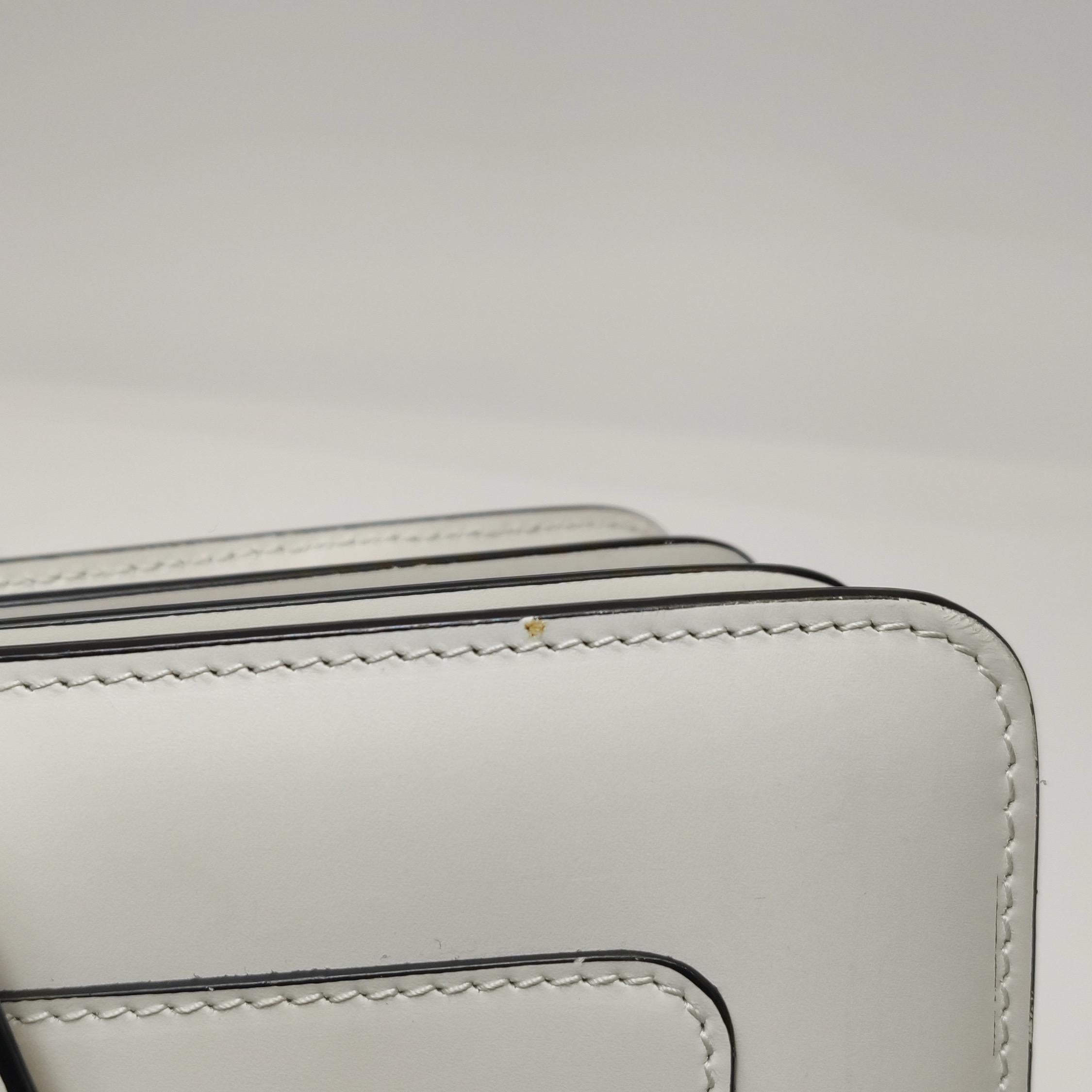 Bvlgari Serpenti Forever petit sac à bandoulière en cuir blanc à poignée supérieure en vente 5