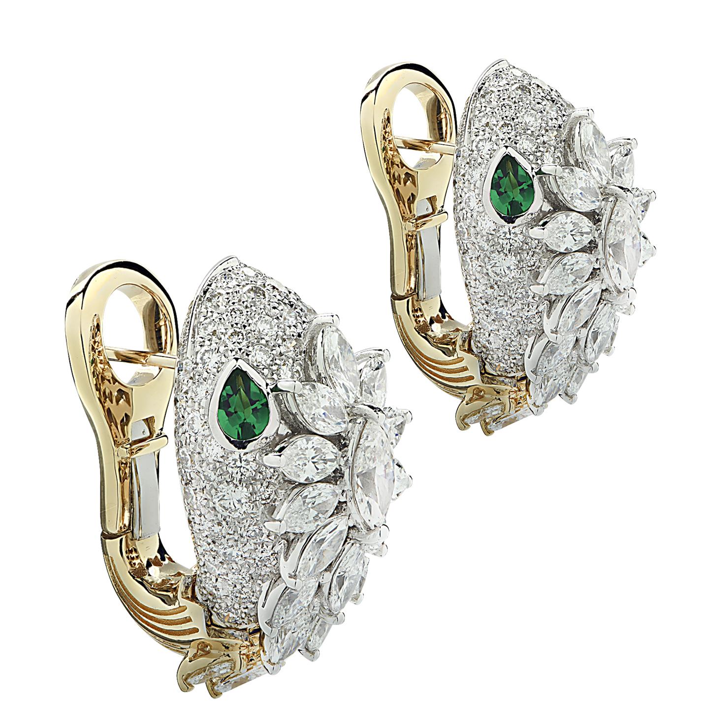 Modern Bvlgari Serpenti High Jewelry Diamond & Emarald Earrings