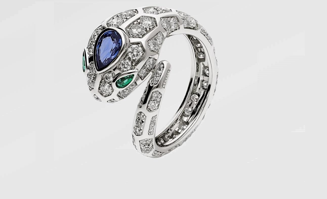 Contemporary Bvlgari Serpenti Seduttori Diamond 18K White Gold Snake Ring For Sale