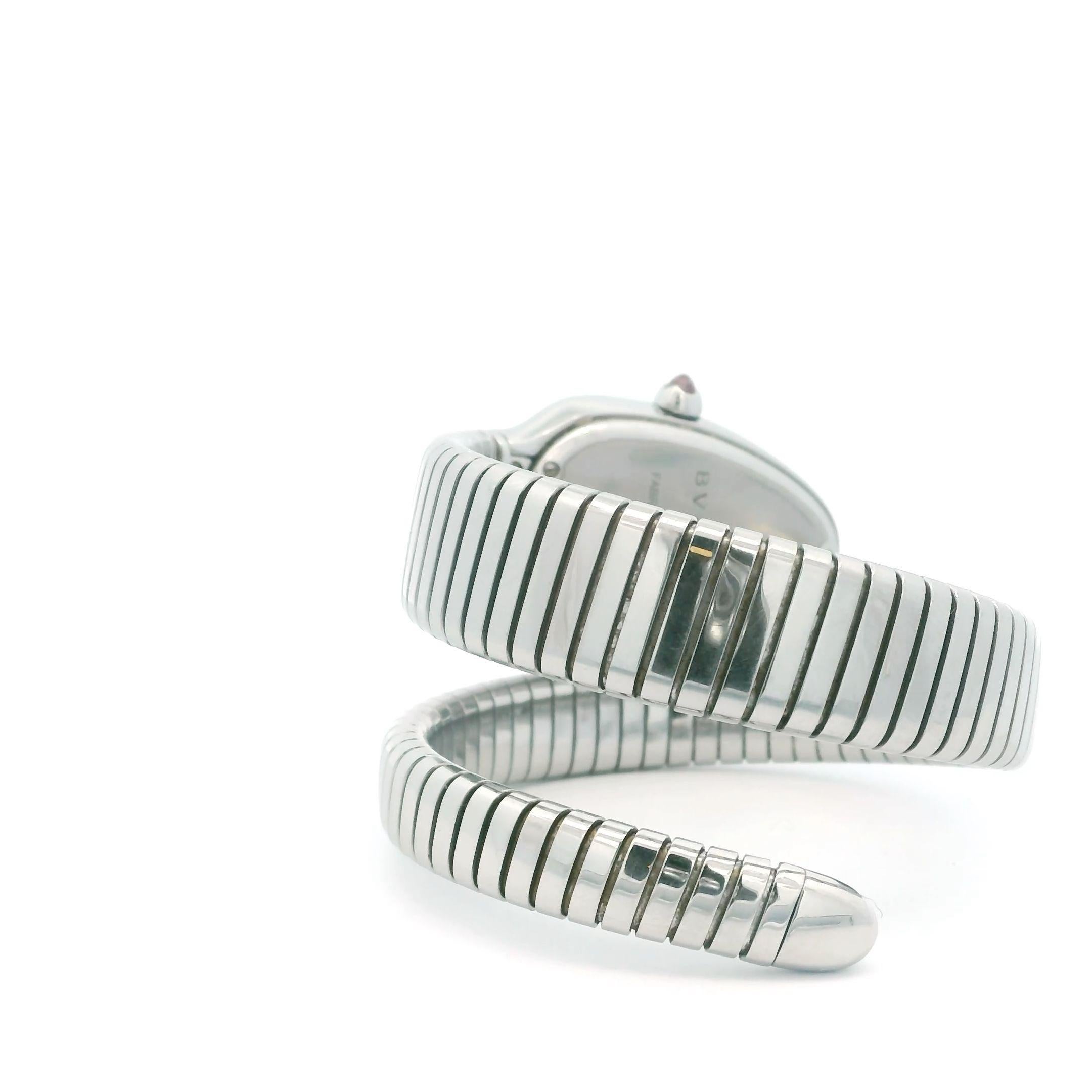 Bvlgari Serpenti SP35S Montre pour femme en acier inoxydable avec lunette en diamant. en vente 1