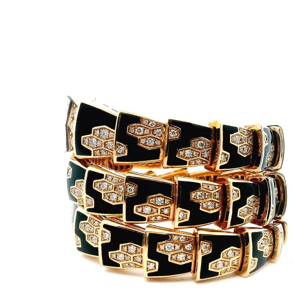 Bvlgari Serpenti SPP26G Bracelet tourbillonnant en or rose sur diamants et onyx Excellent état - En vente à Great Neck Plaza, NY
