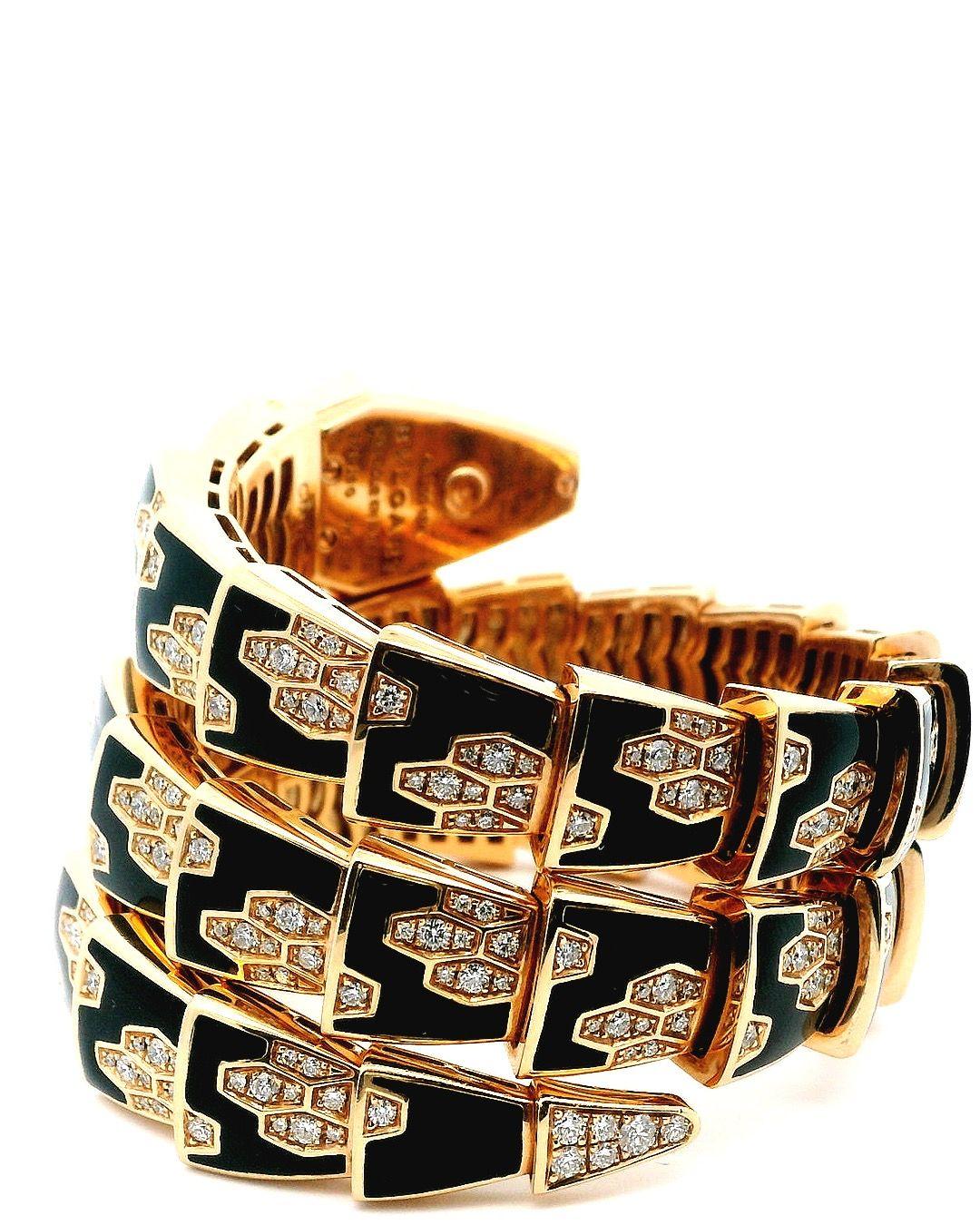 Bvlgari Serpenti SPP26G Bracelet tourbillonnant en or rose sur diamants et onyx en vente 1