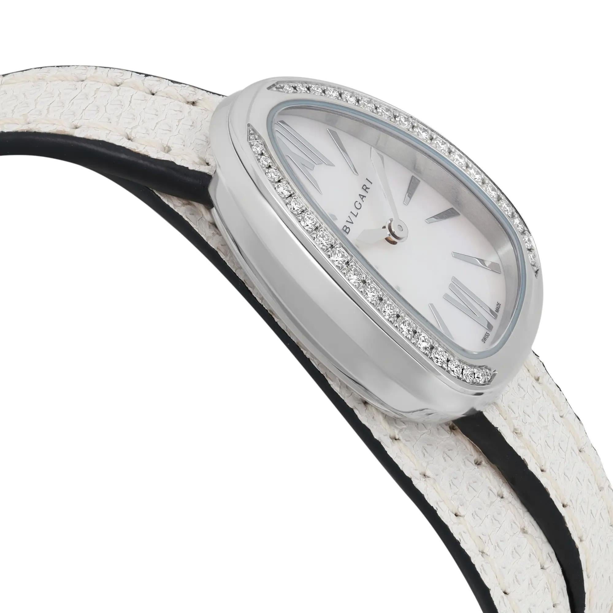 Bvlgari Serpenti Stahl Diamant MOP Zifferblatt Quarz Damen SPS27WSDL im Zustand „Neu“ in New York, NY