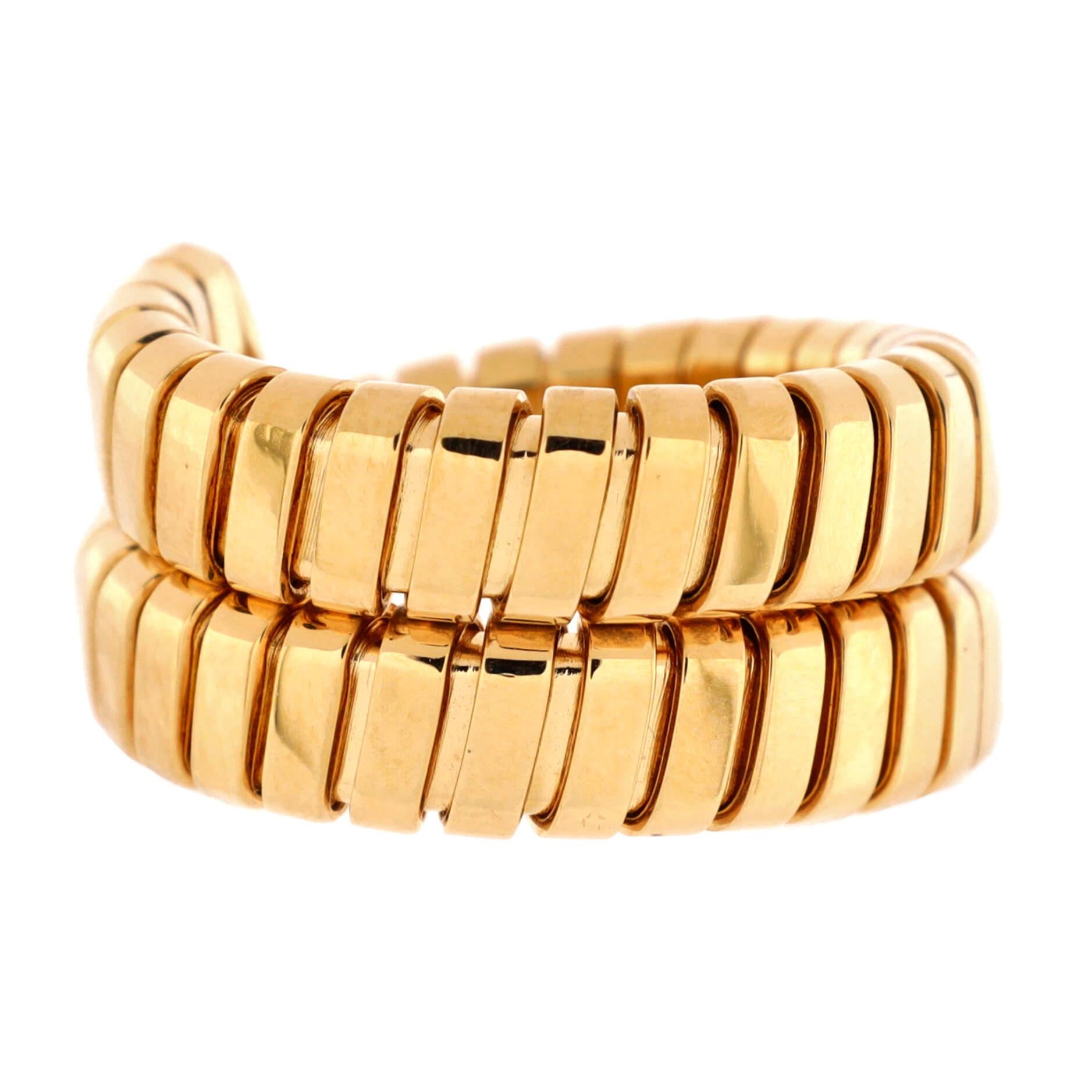 Condition: Great. Minor wear throughout.
Accessories: No Accessories
Measurements: Size: 6 - 52, Width: 5.65 mm
Designer: Bvlgari
Model: Serpenti Tubogas Single Wrap Ring 18K Yellow Gold
Exterior Color: Yellow Gold
Item Number: 209991/15