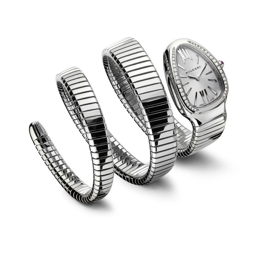 Serpenti Tubogas double spiral watch in stainless steel case and bracelet, bezel set with brilliant cut diamonds and silver opaline dial.

Diameter: 35mm / 1.37 in
Case Shape: Drop
Functions: Hour-Minute
Movement Typology: Quartz
Band Material: