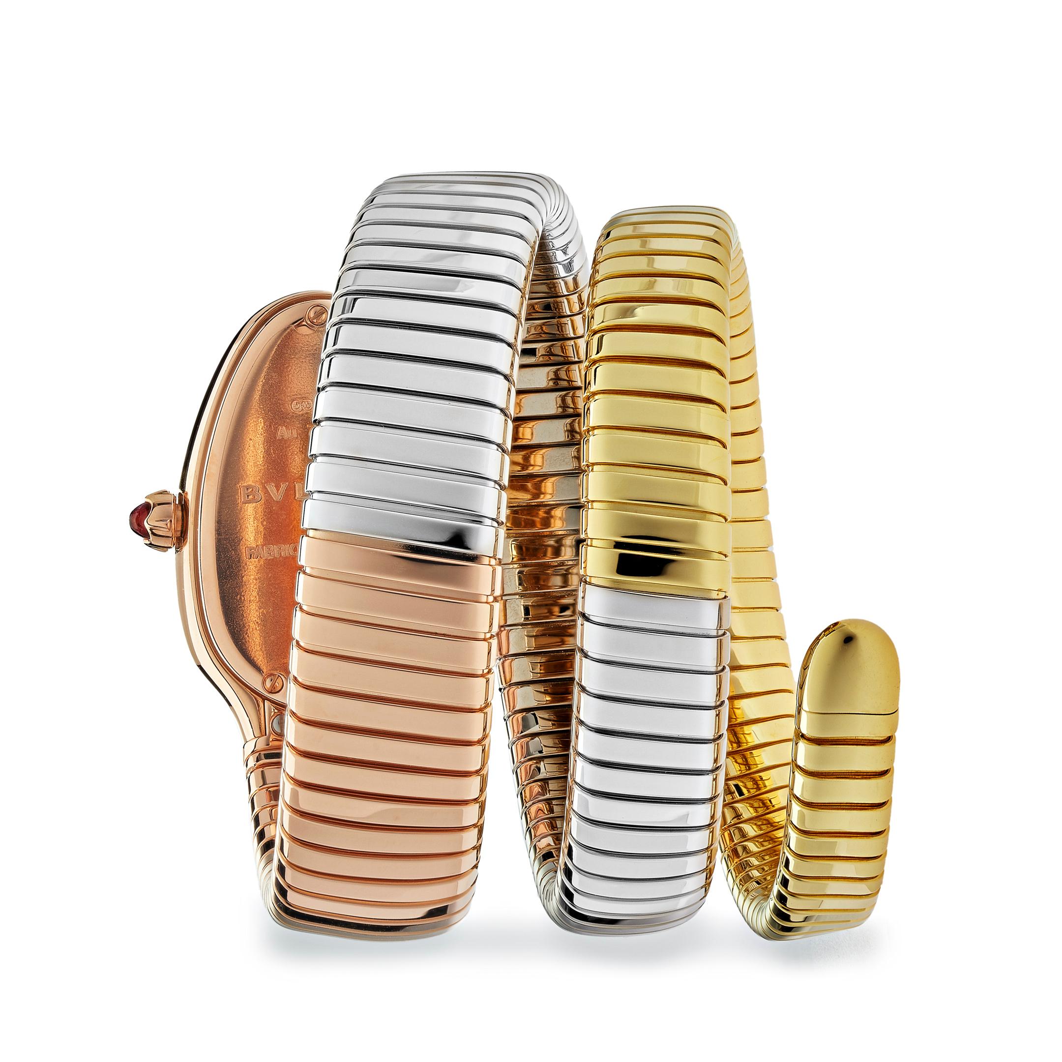 Merging two of the most iconic symbols of Bulgari design, the Serpenti Tubogas watch coils the sinuosity of the snake with the contemporary soul of tubogas. This Serpenti Tubogas watch features a 35 mm 18kt rose gold curved case set with round