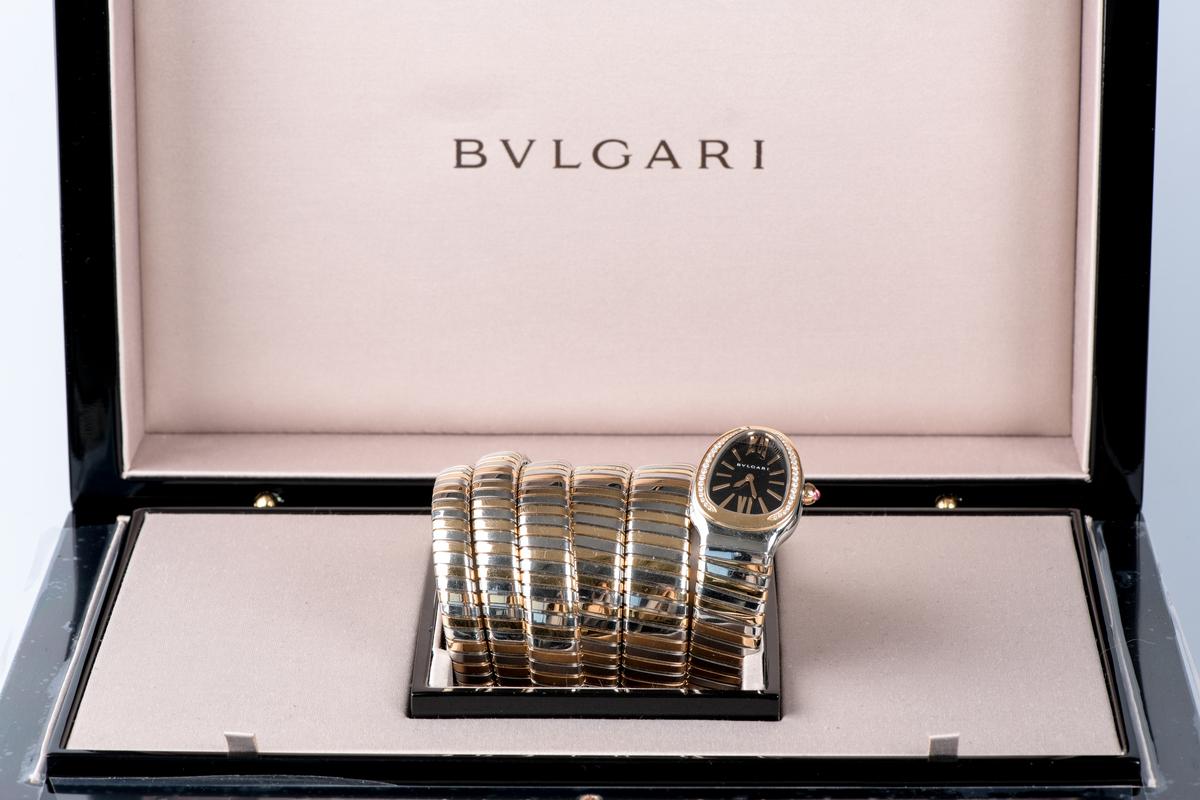 serpenti tubogas watch gold