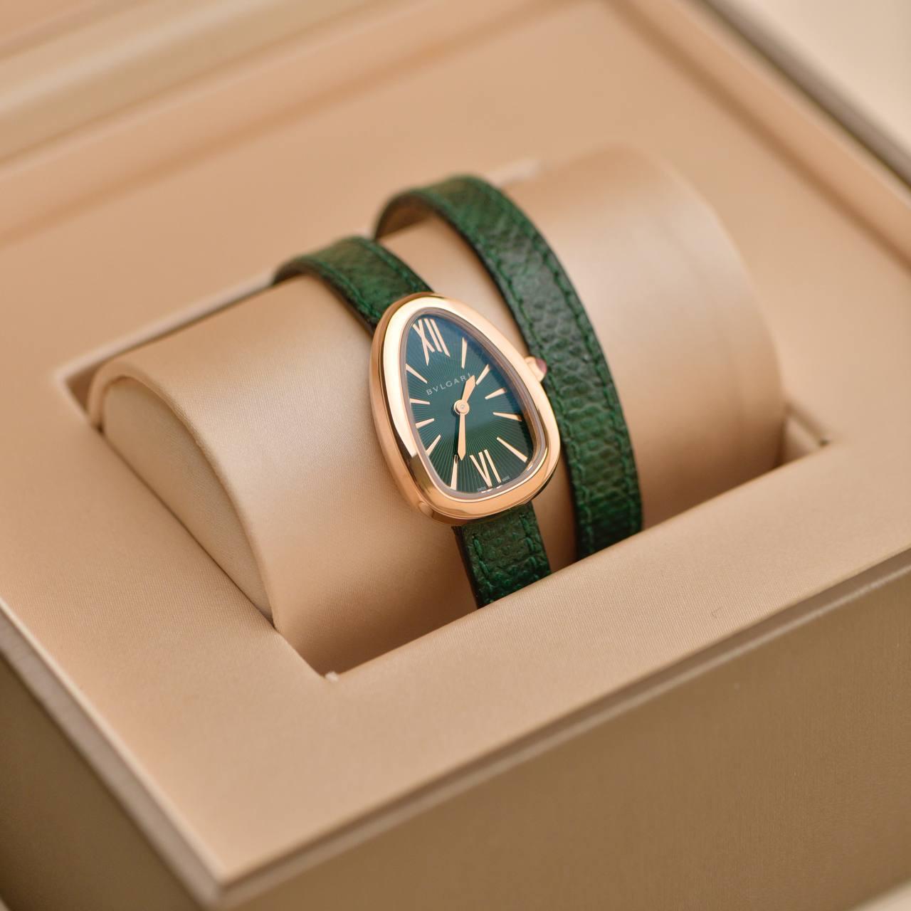 Femenino o masculino Reloj de pulsera de cuarzo Bvlgari Serpenti Twist de oro rosa de 18 quilates y piel verde en venta
