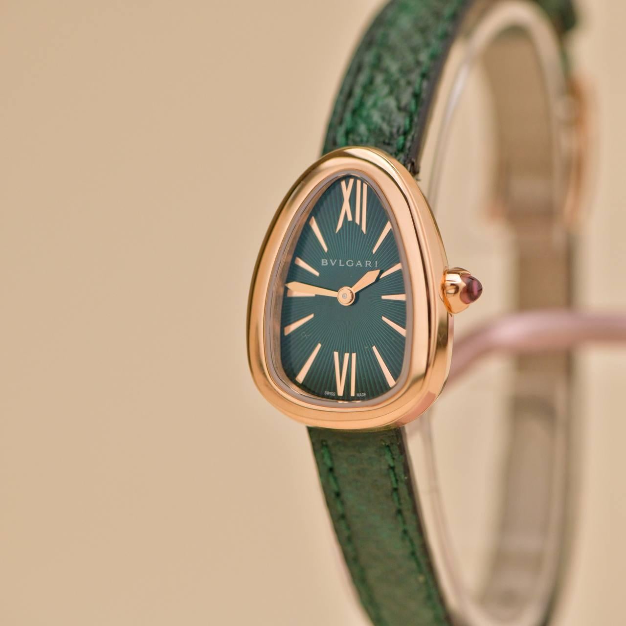 Reloj de pulsera de cuarzo Bvlgari Serpenti Twist de oro rosa de 18 quilates y piel verde en venta 4