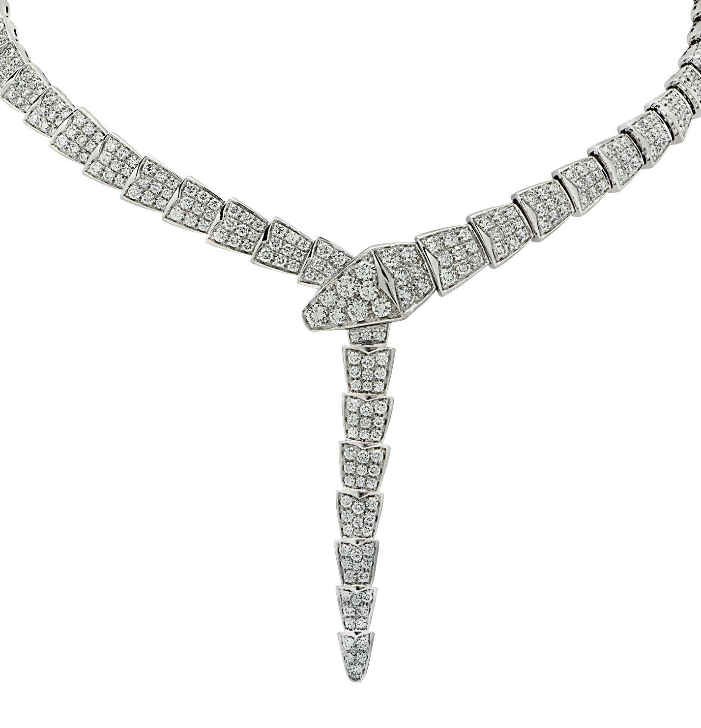 Bvlgari Serpenti Viper 14.74 Carat Diamond Necklace  In Excellent Condition For Sale In Miami, FL