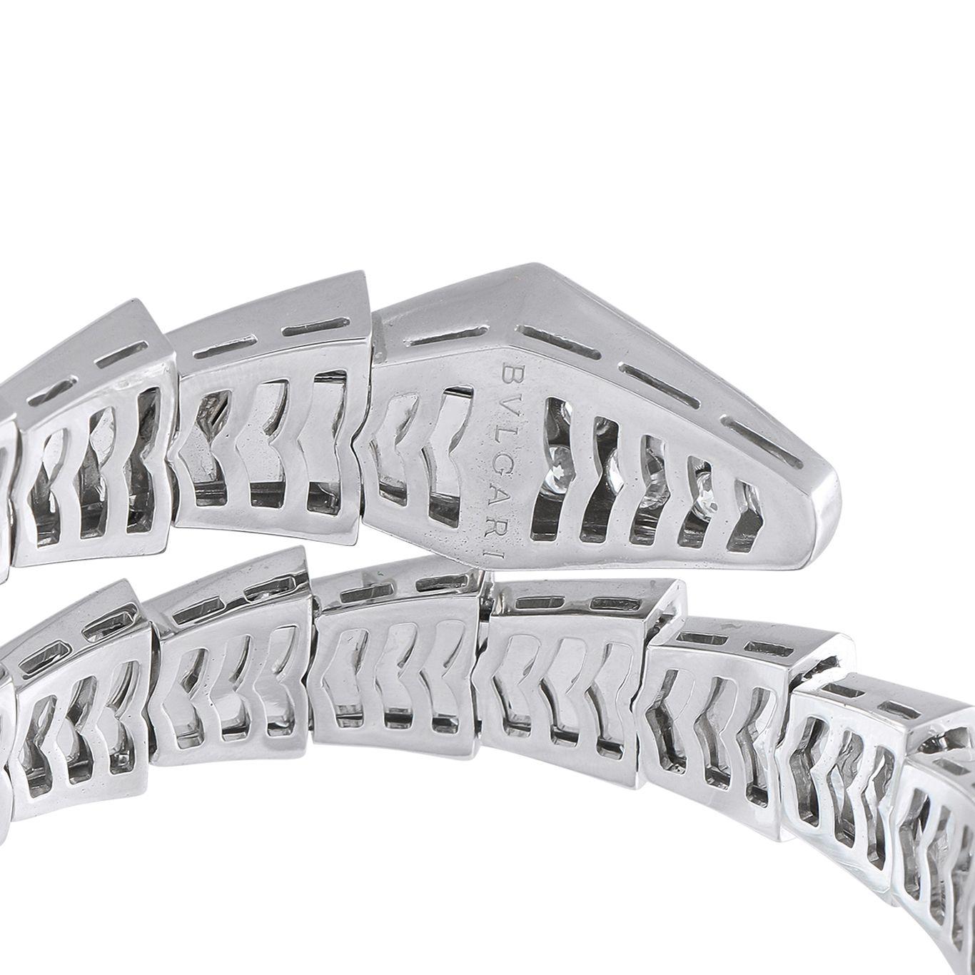 Taglio rotondo Bvlgari Serpenti Viper in oro bianco 18 carati Bracciale con diamanti misura media in vendita