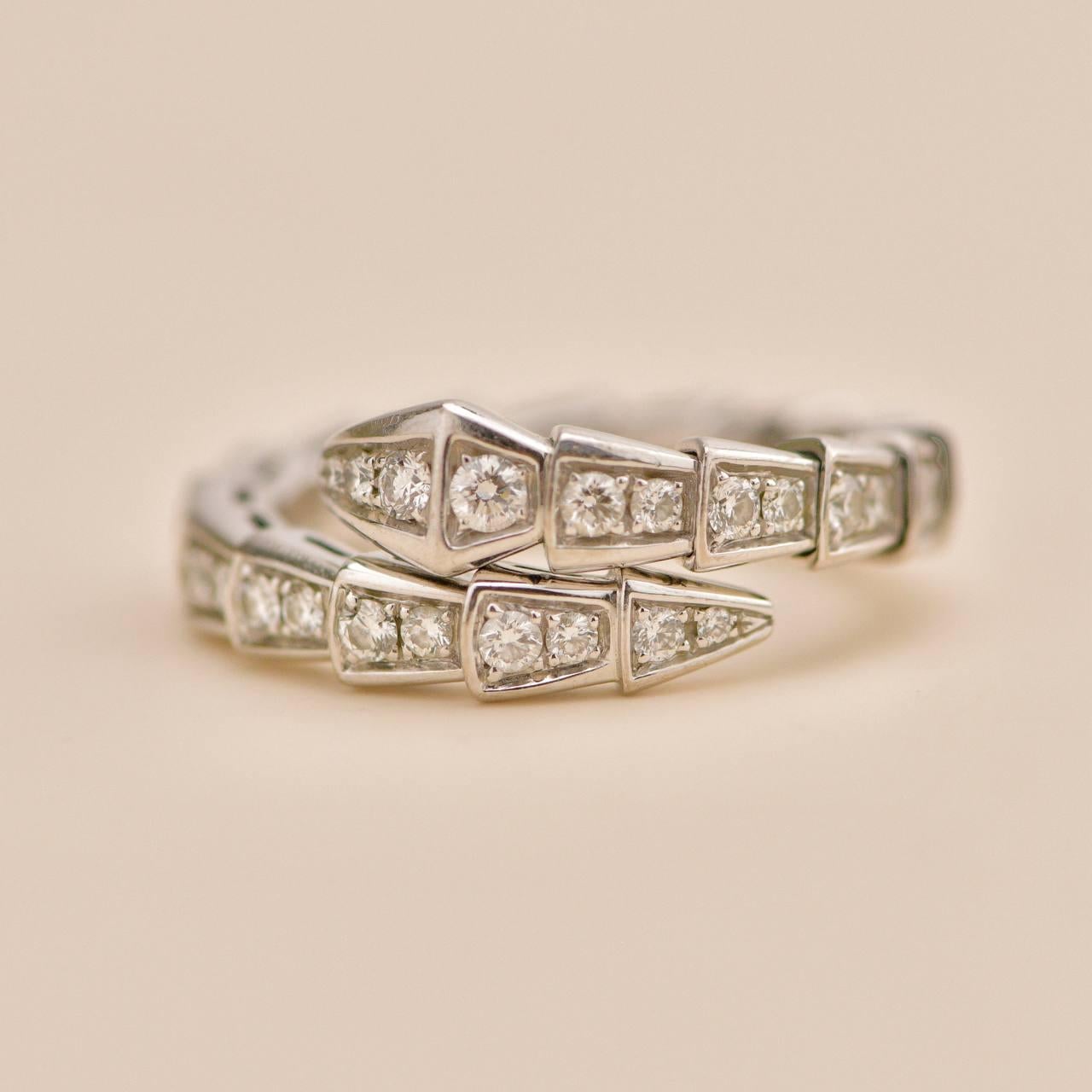 da uomo o donna Bvlgari Serpenti Viper Diamond Anello in oro bianco 18K Misura M in vendita