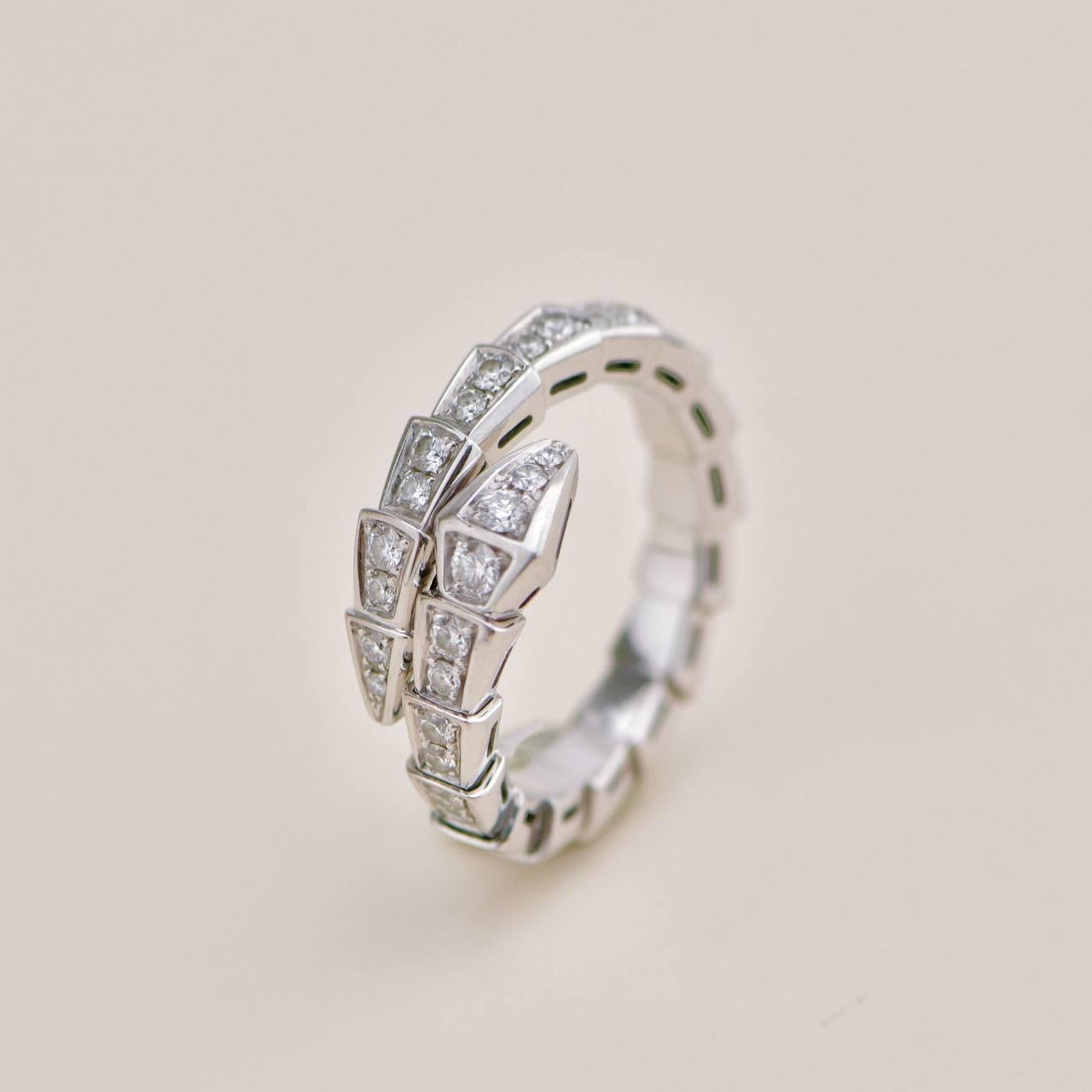 Bvlgari Serpenti Viper Diamond Anello in oro bianco 18K Misura M in vendita 1