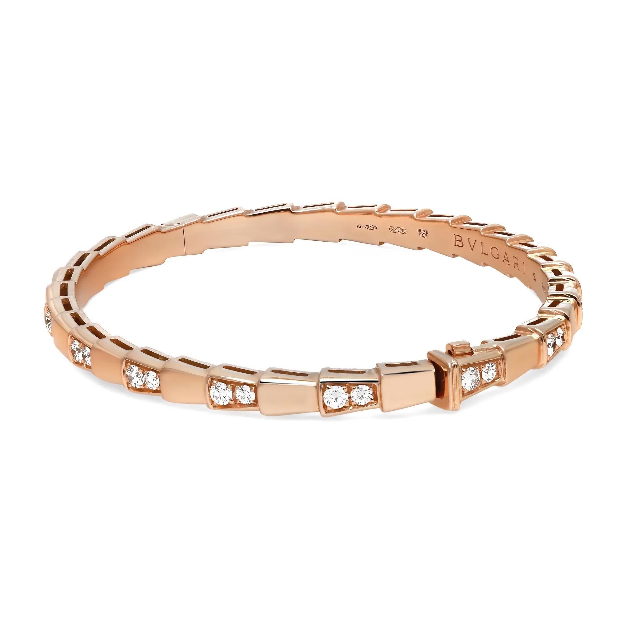 Bvlgari, bracelet jonc Viper en or rose 18 carats, taille S Neuf - En vente à New York, NY