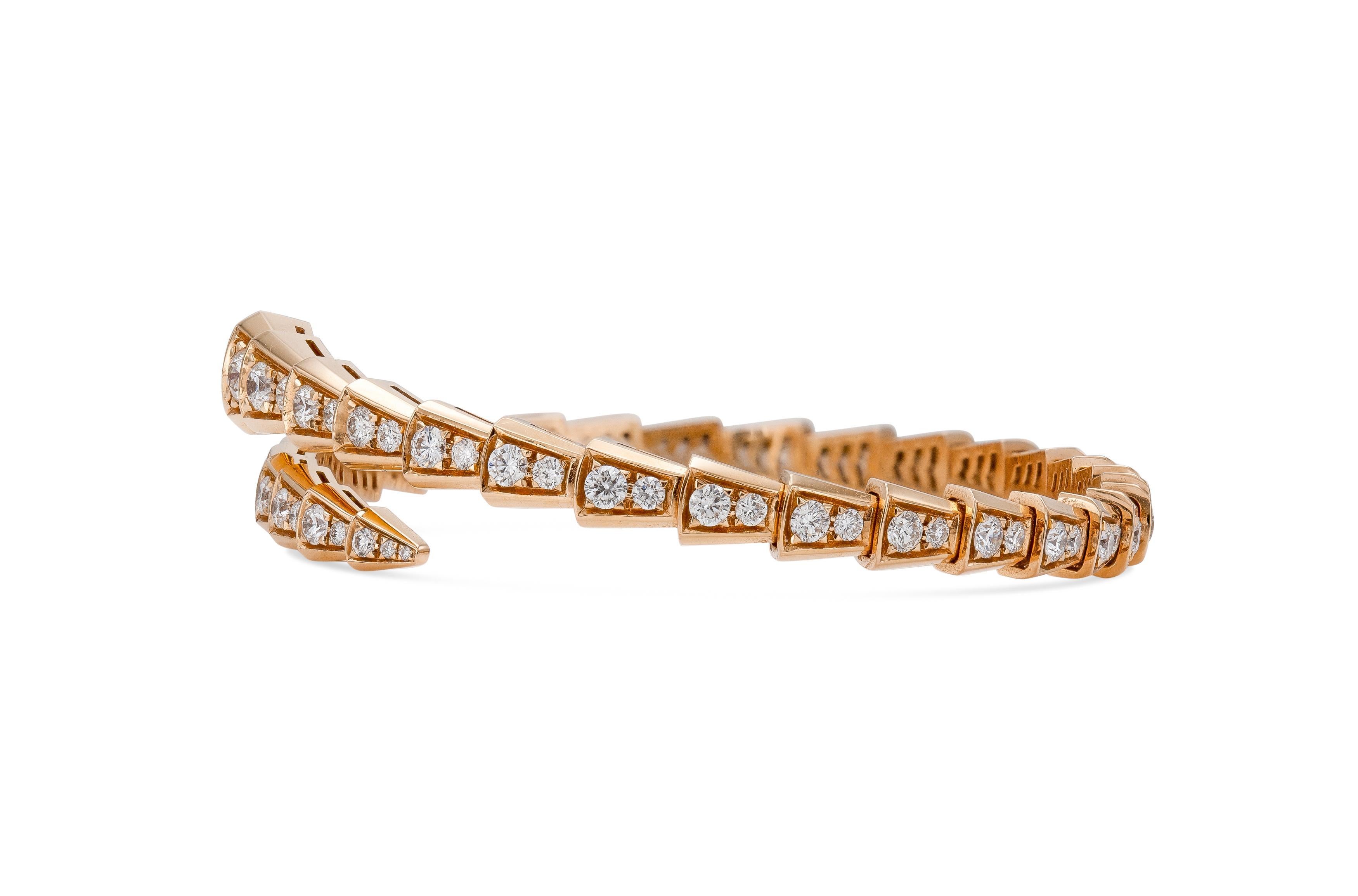 Finely crafted in 18k rose gold with Round Brilliant cut Diamonds weighing approximately a total of 2.80 carats.
Signed by Bvlgari
Size 7 inches
Comes with its warranty card and original pouch.