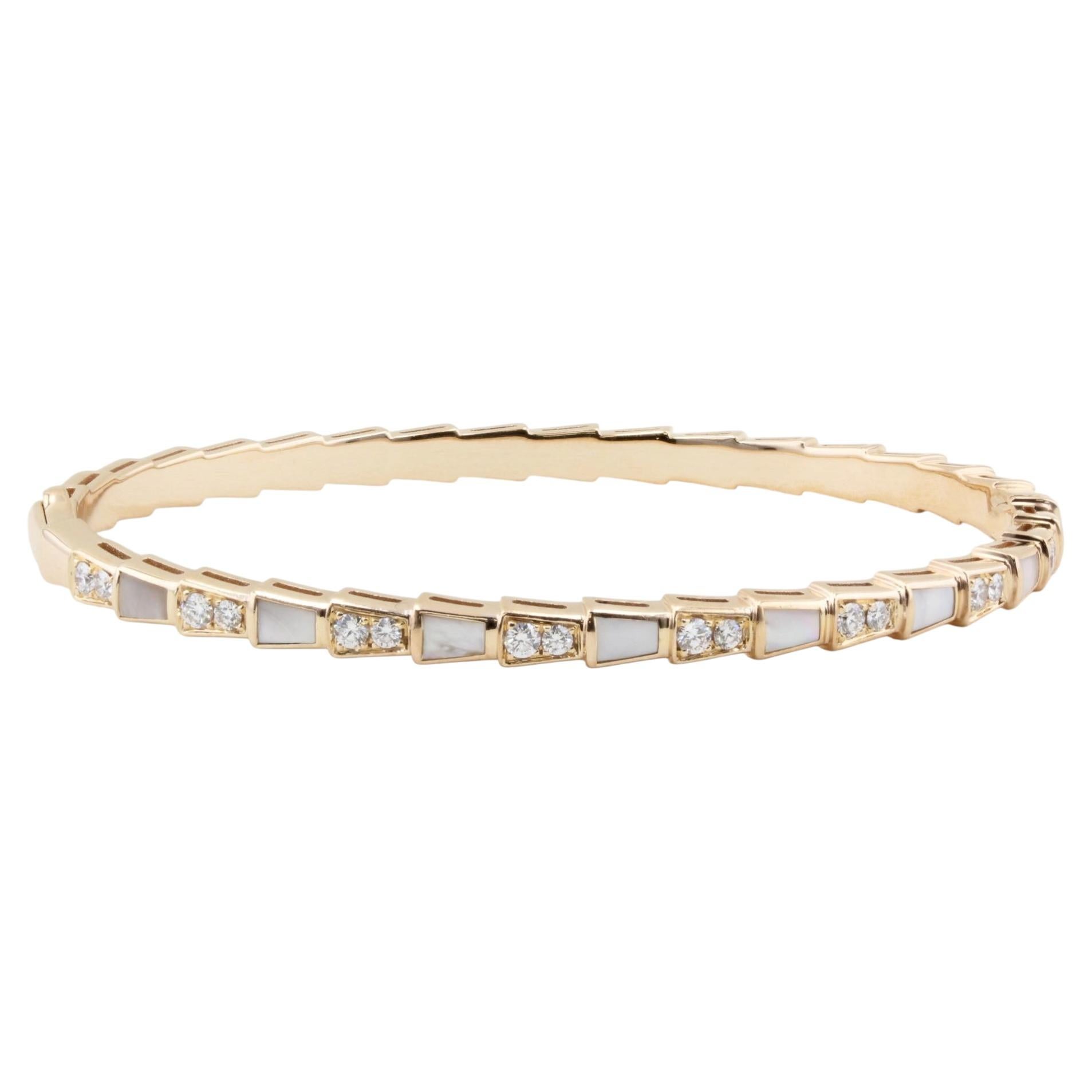Pulsera Bvlgari Serpenti Viper de oro con diamantes y nácar en venta