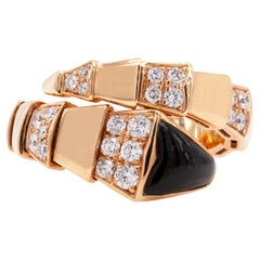 BVLGARI Serpenti Viper Diamant & Onyx 18 Karat Roségold Ein-Coil Crossover-Ring