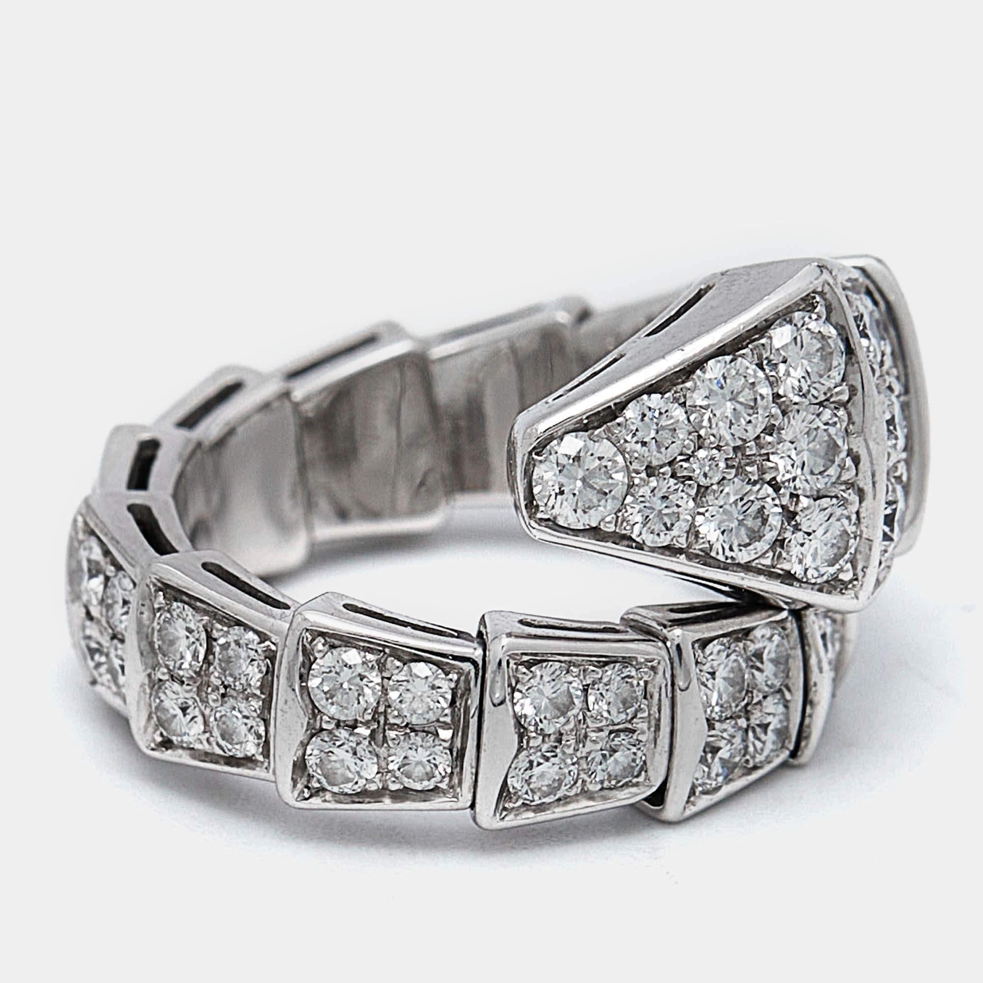 Bvlgari Serpenti Viper Diamonds 18k White Gold Ring Size 48 In Good Condition In Dubai, Al Qouz 2