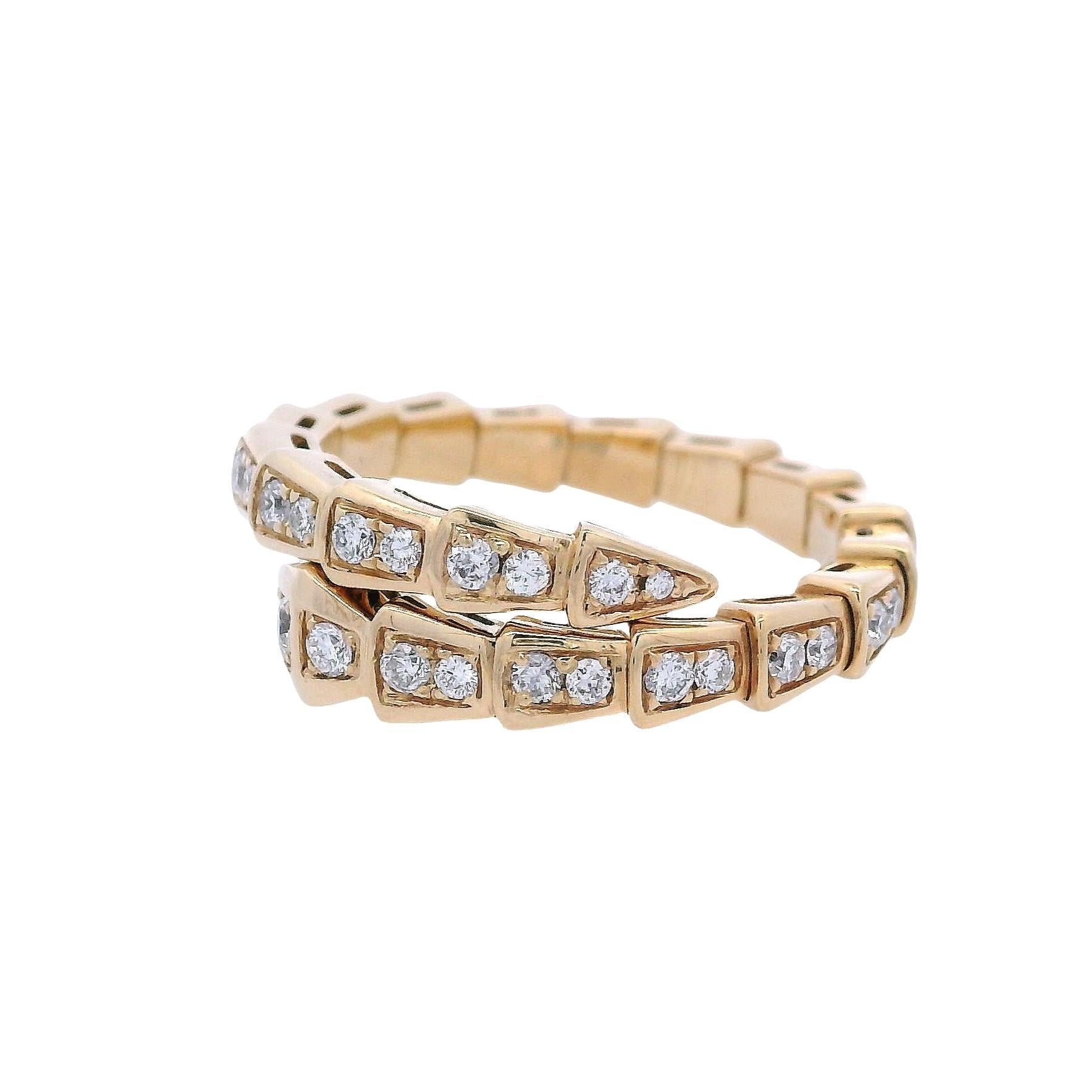 Taille brillant BVLGARI Serpenti Viper L Bague en or jaune 18kt avec diamants en vente