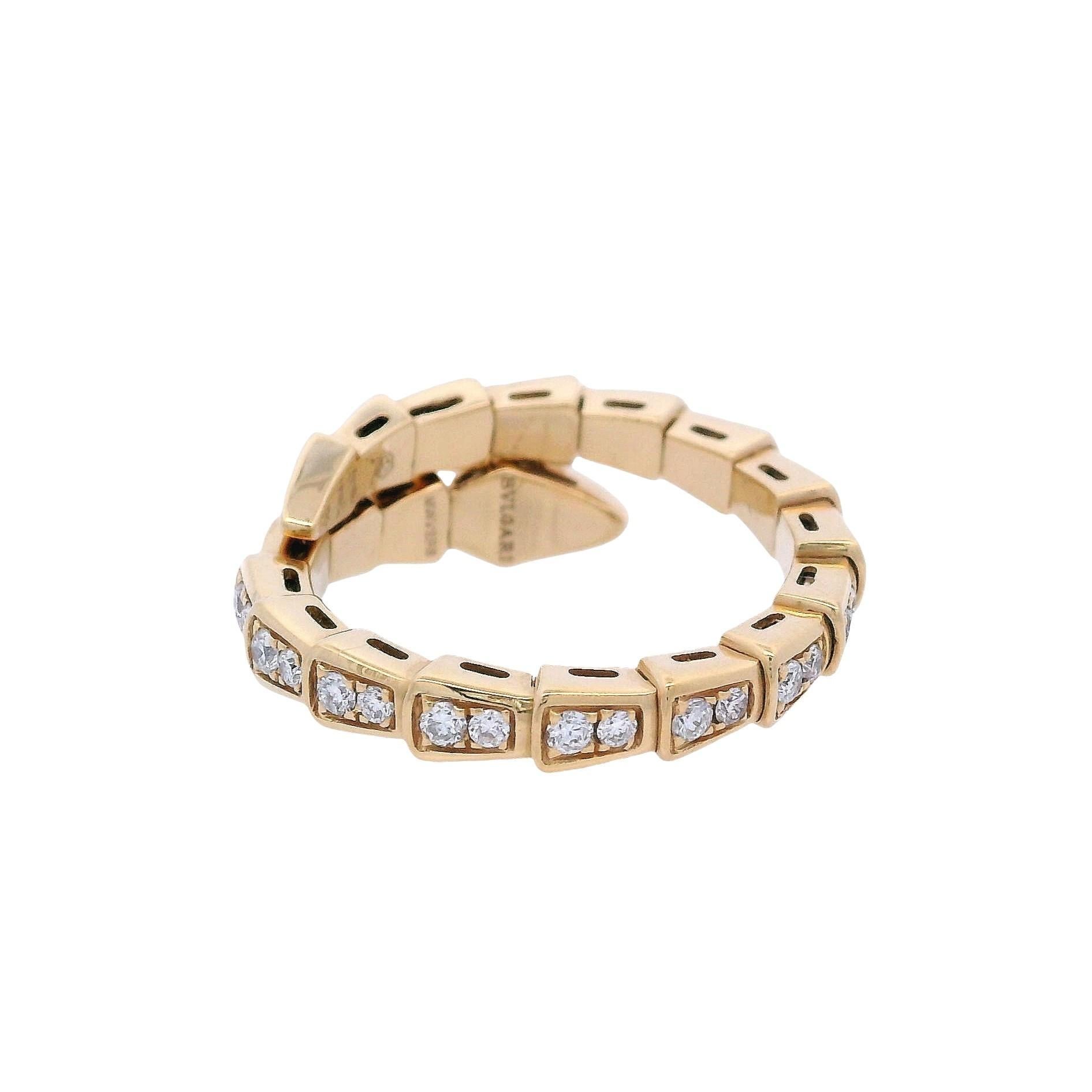 BVLGARI Serpenti Viper L Bague en or jaune 18kt avec diamants Bon état - En vente à Aventura, FL