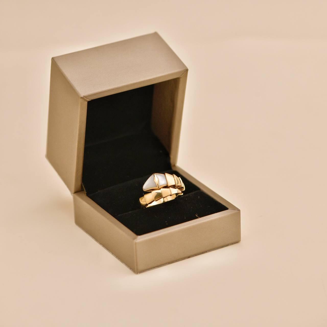 Uncut Bvlgari Serpenti Viper Mother Of Pearl 18K Yellow Gold Ring Size M For Sale