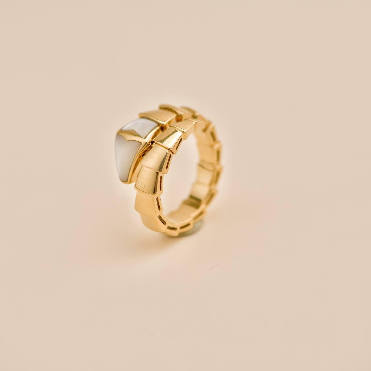 Bvlgari Serpenti Viper Mother Of Pearl 18K Yellow Gold Ring Size M For Sale 1