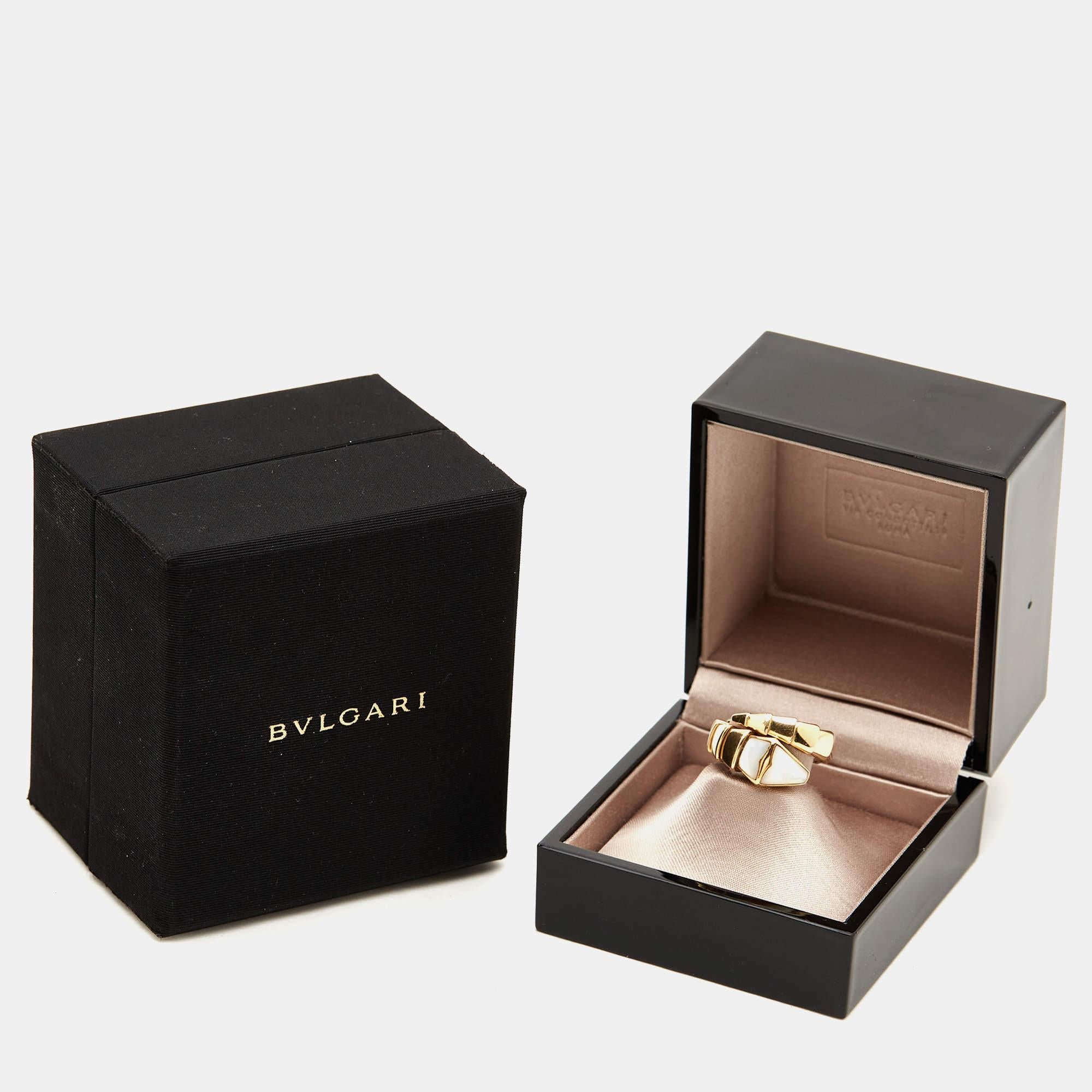 Women's Bvlgari Serpenti Viper Mother of Pearl 19k Yellow Gold Ring Size 49